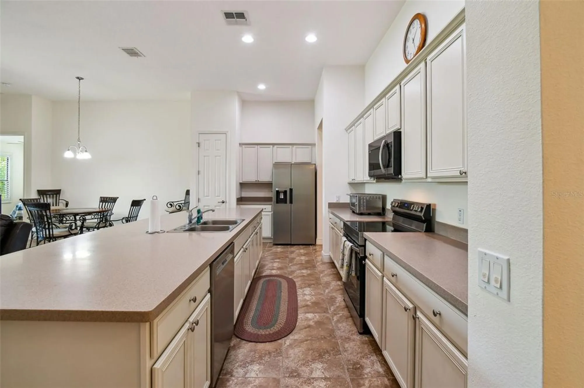 Property Slideshow image 10 of 52 | 531 villa park rd, Kissimmee, FL, 34759