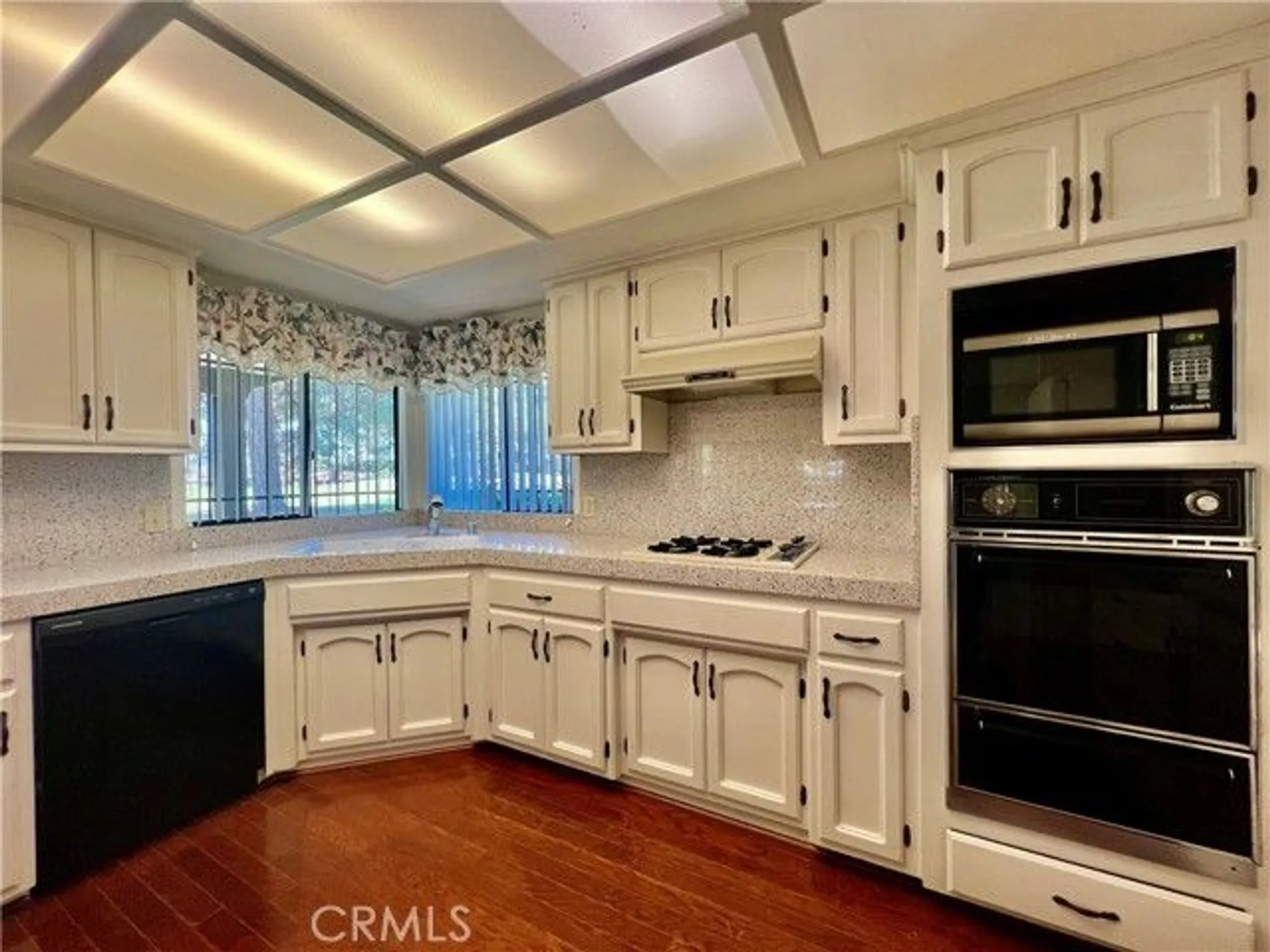 Property Slideshow image 10 of 44 | 1229 seven hills dr, Hemet, CA, 92545