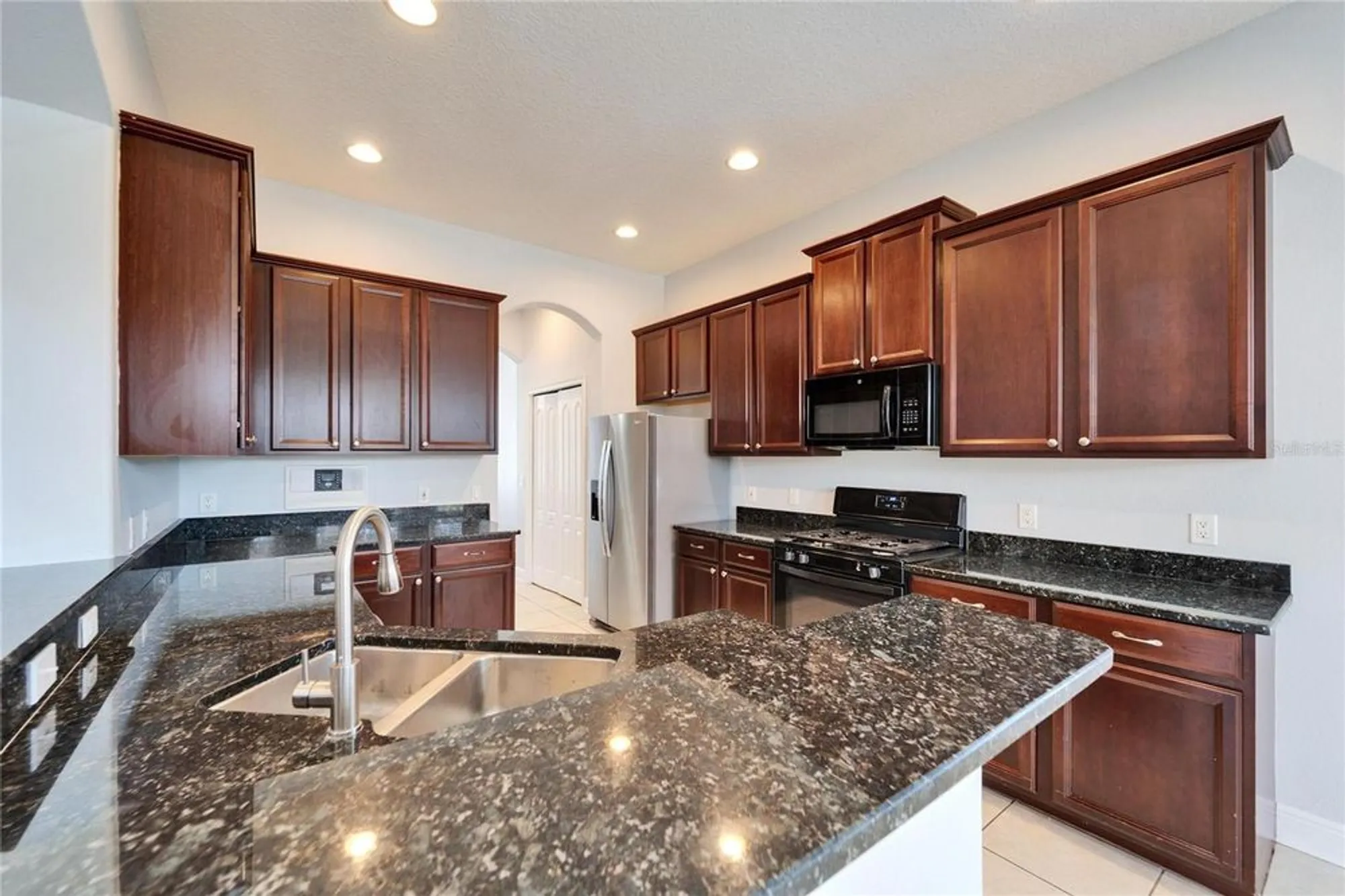Property Slideshow image 29 of 100 | 410 manns harbor dr, Apollo Beach, FL, 33572