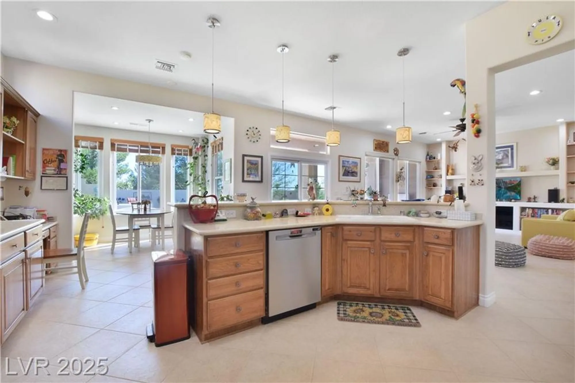 Property Slideshow image 15 of 40 | 2332 rumriver st, Las Vegas, NV, 89134