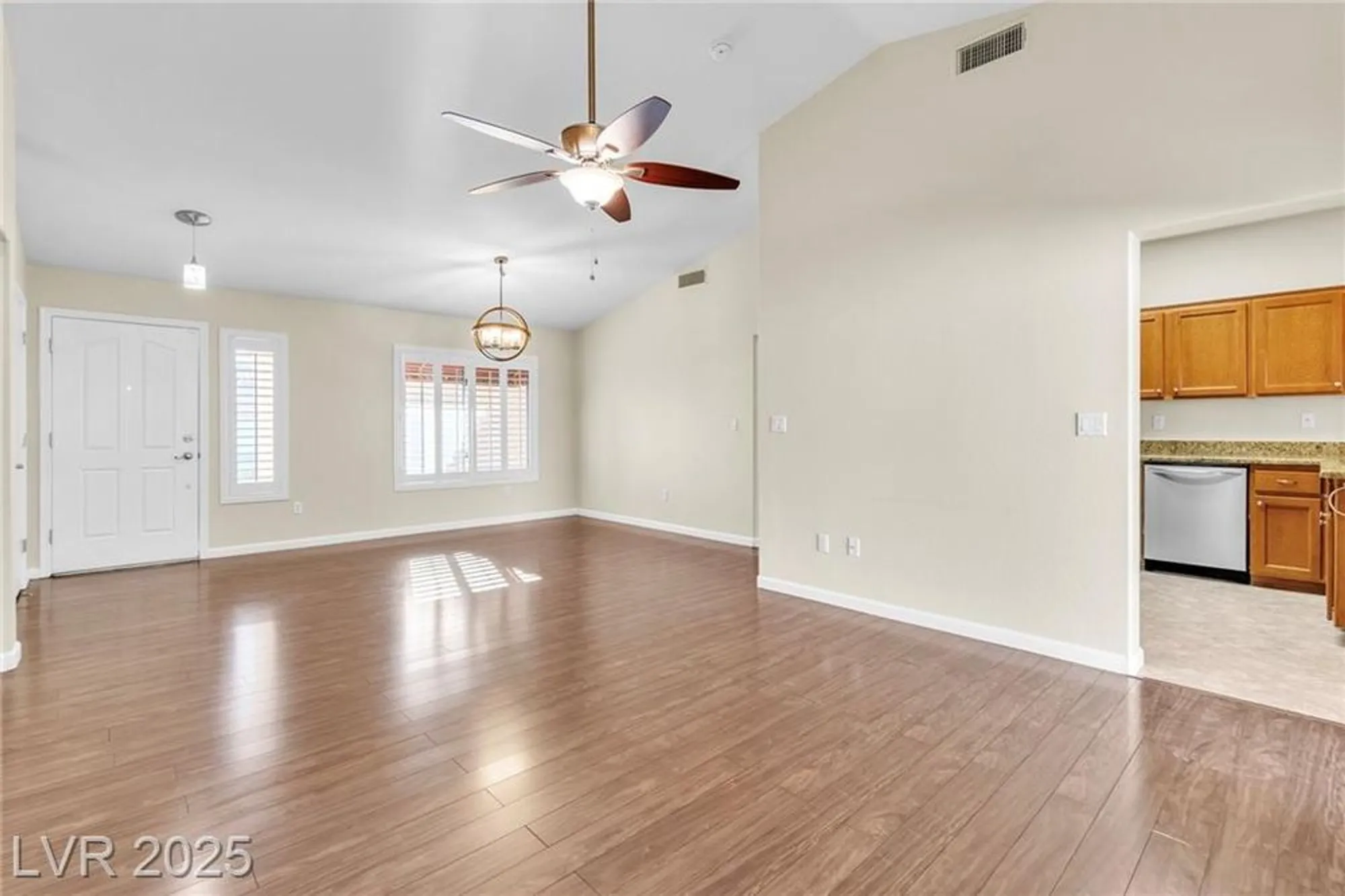 Property Slideshow image 14 of 30 | 10400 georgetown pl, Las Vegas, NV, 89134