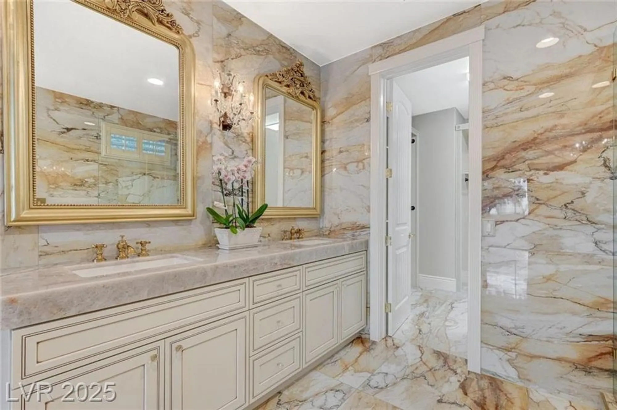 Property Slideshow image 15 of 47 | 4596 bersaglio st, Las Vegas, NV, 89135