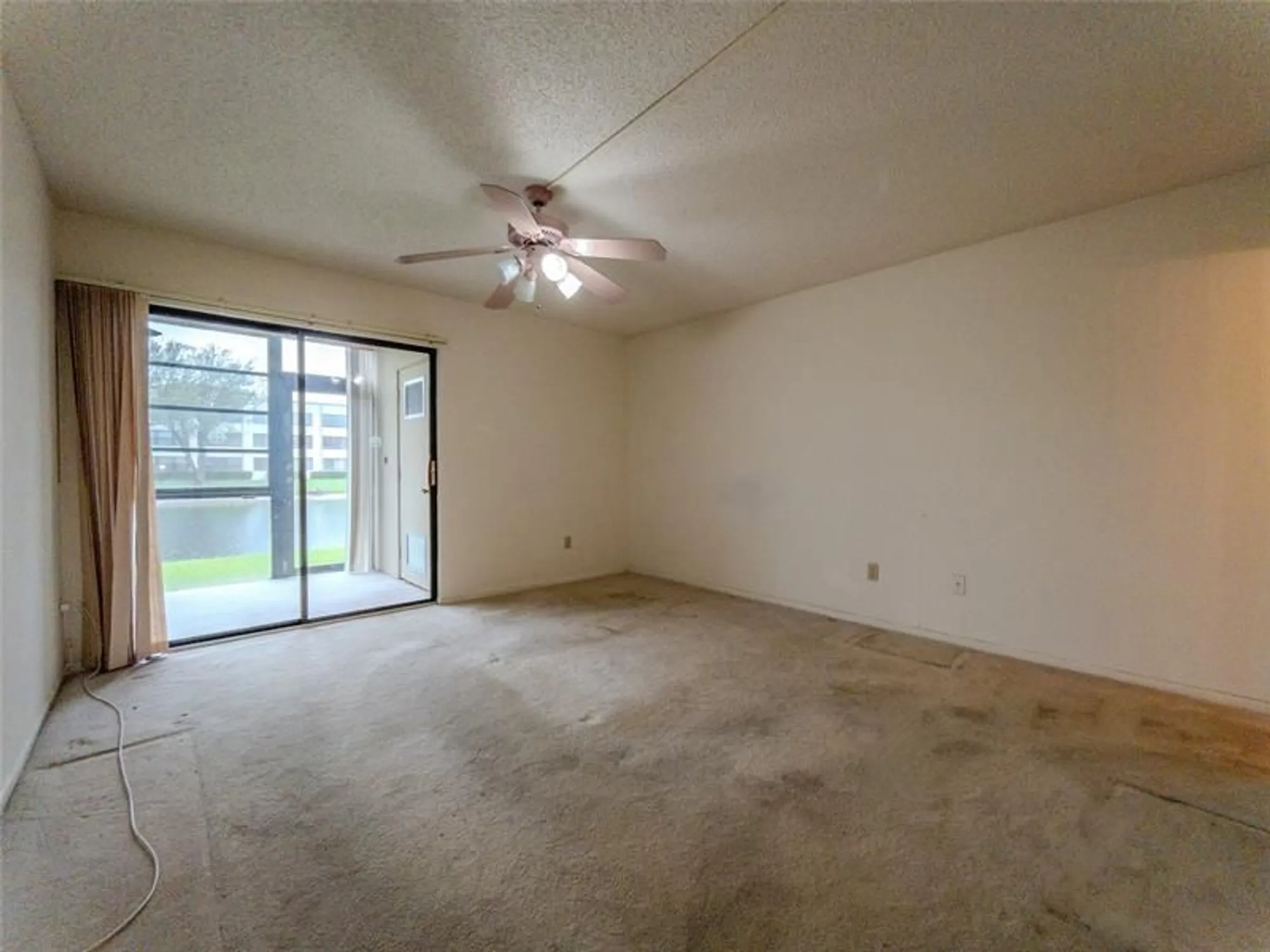 Property Slideshow image 19 of 41 | 7516 ashmont cir 104, Tamarac, FL, 33321