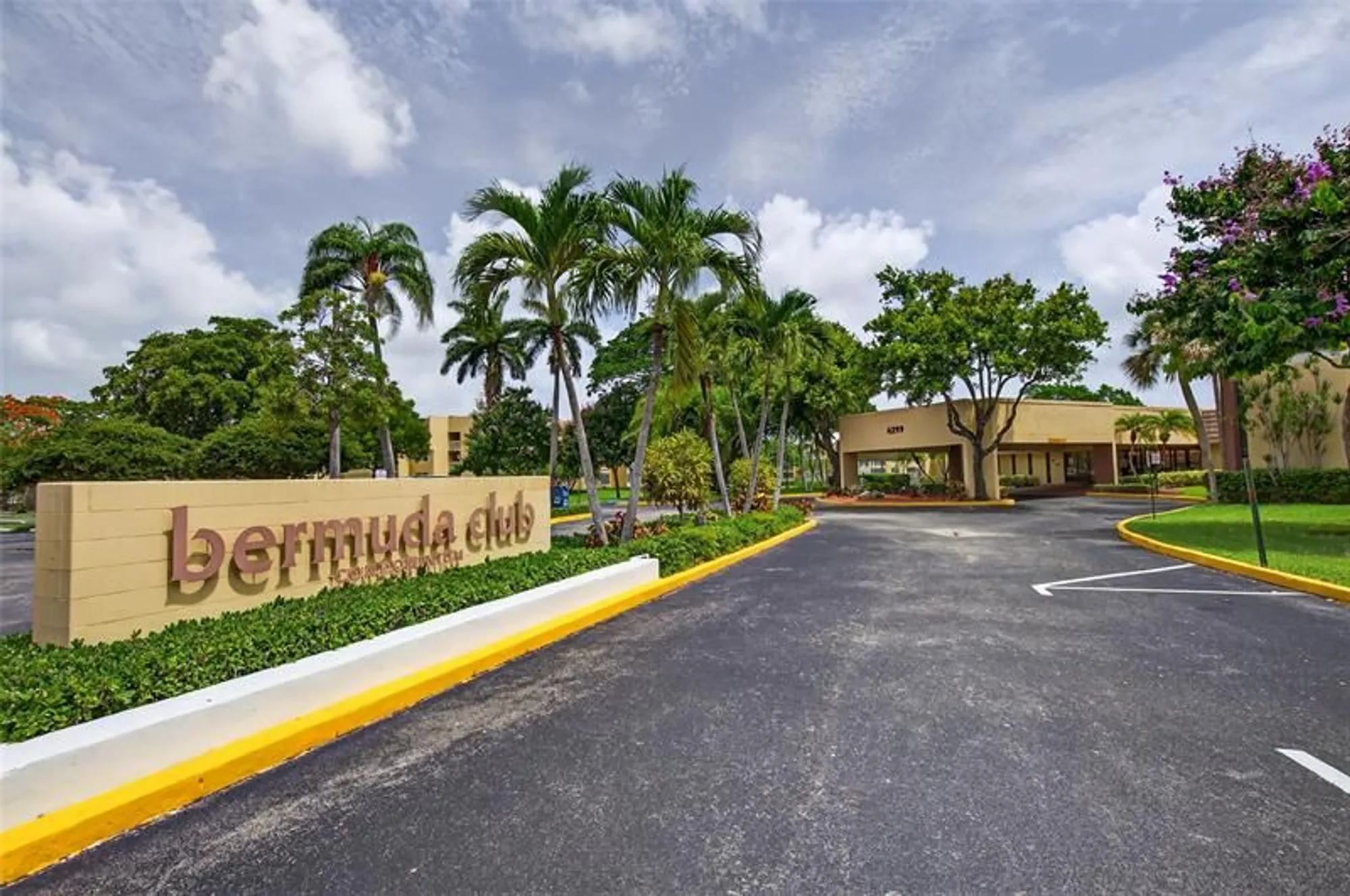 Property Slideshow image 26 of 33 | 6070 nw 64th ave 212, Tamarac, FL, 33319