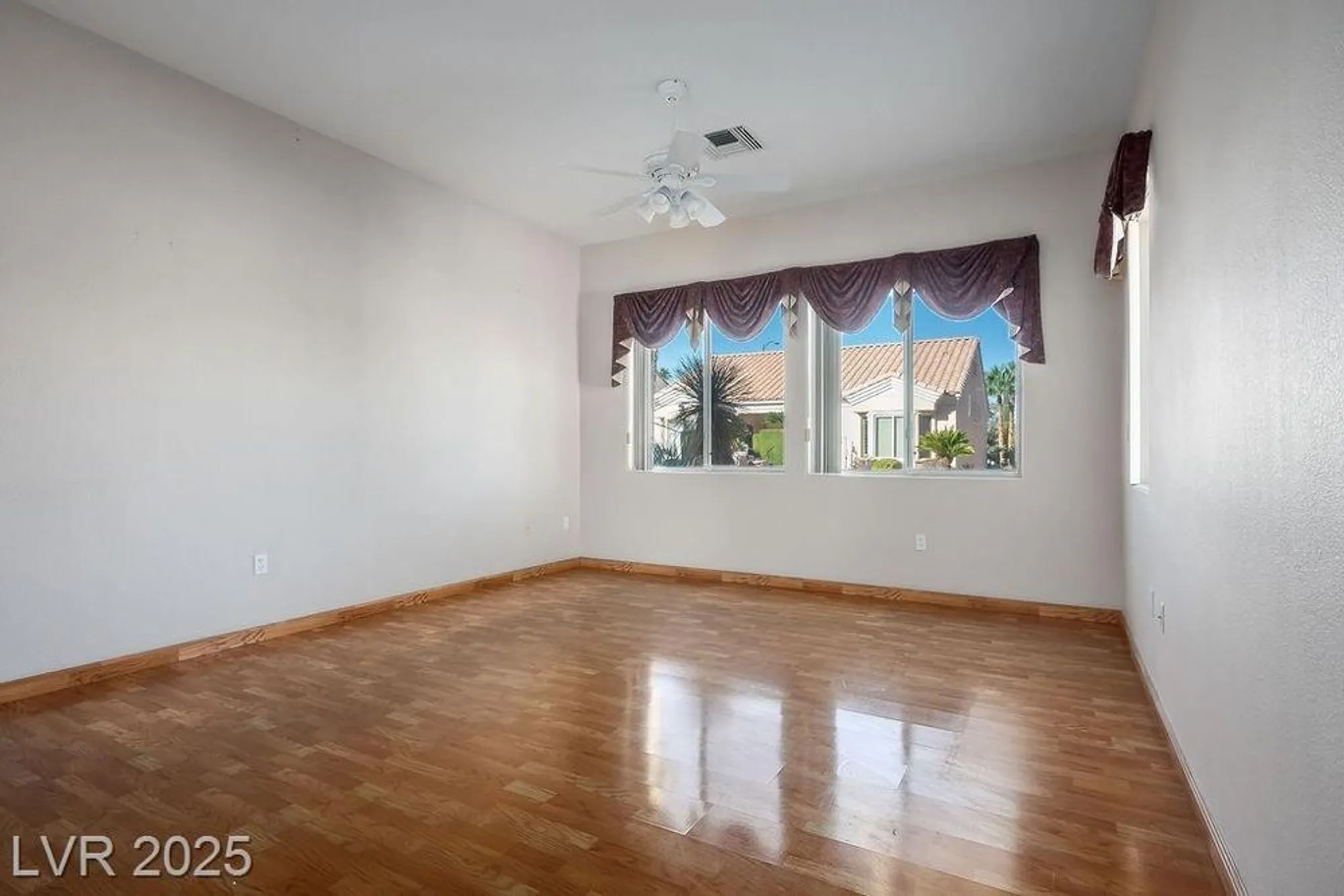 Property Slideshow image 7 of 82 | 10400 sawmill ave, Las Vegas, NV, 89134