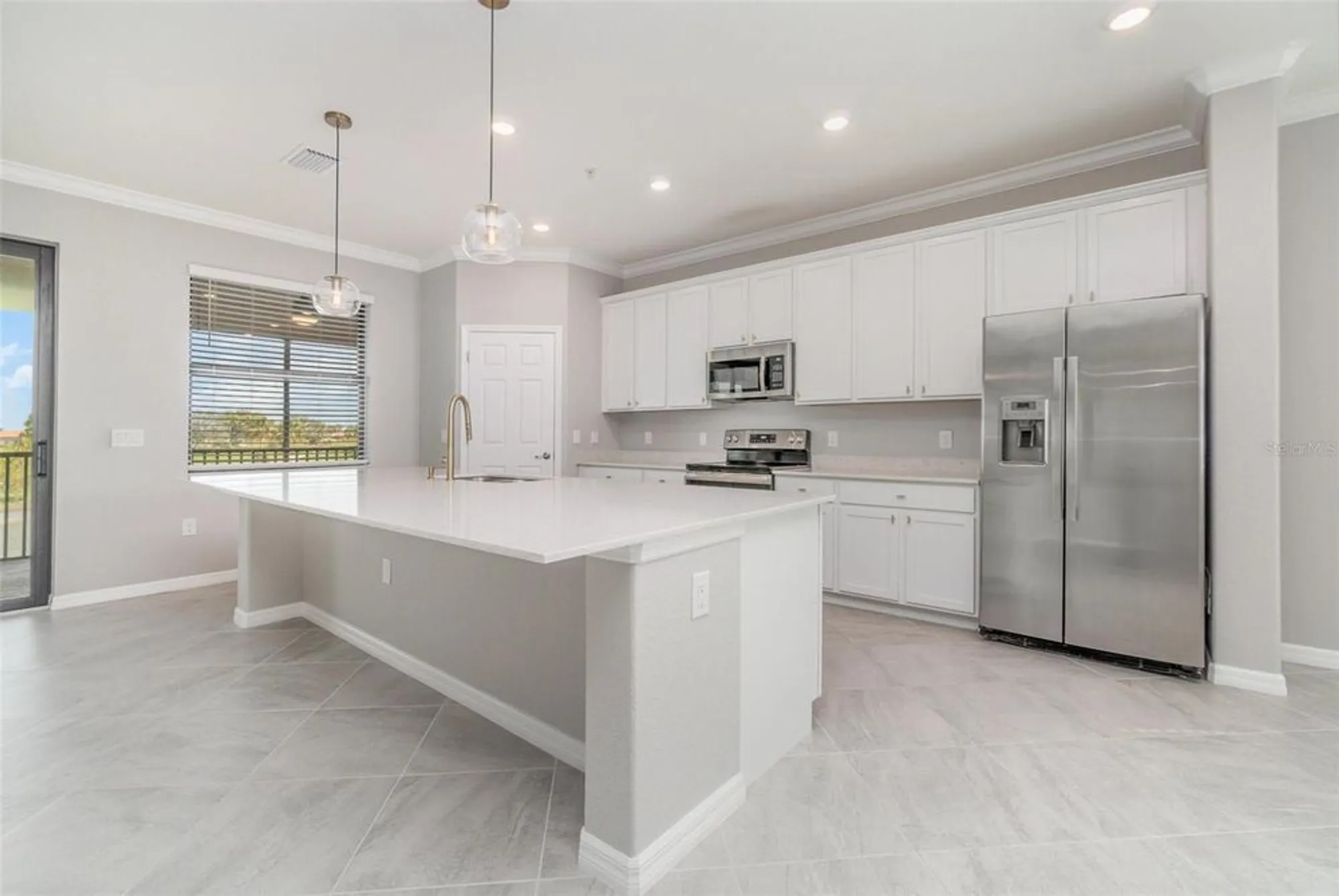 Property Slideshow image 11 of 33 | 10800 tarflower dr 202, Venice, FL, 34293