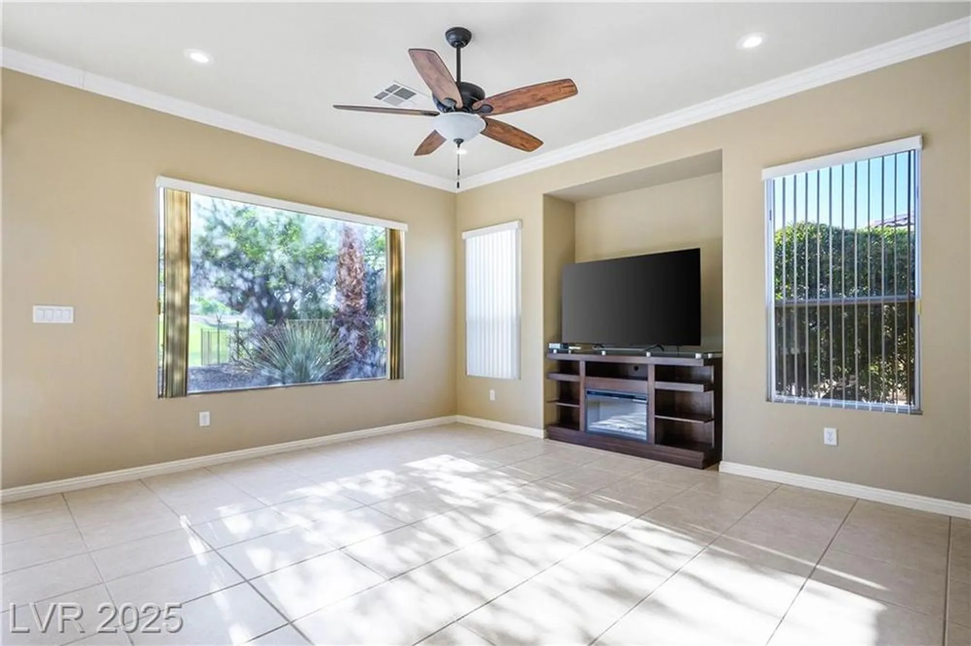 Property Slideshow image 13 of 79 | 10248 andante ct, Las Vegas, NV, 89135