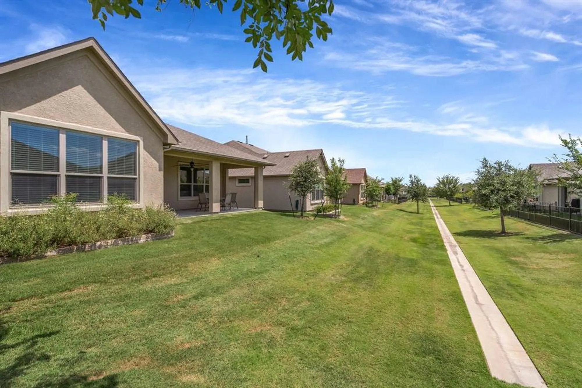 Property Slideshow image 26 of 32 | 9625 heartwood dr, Denton, TX, 76207