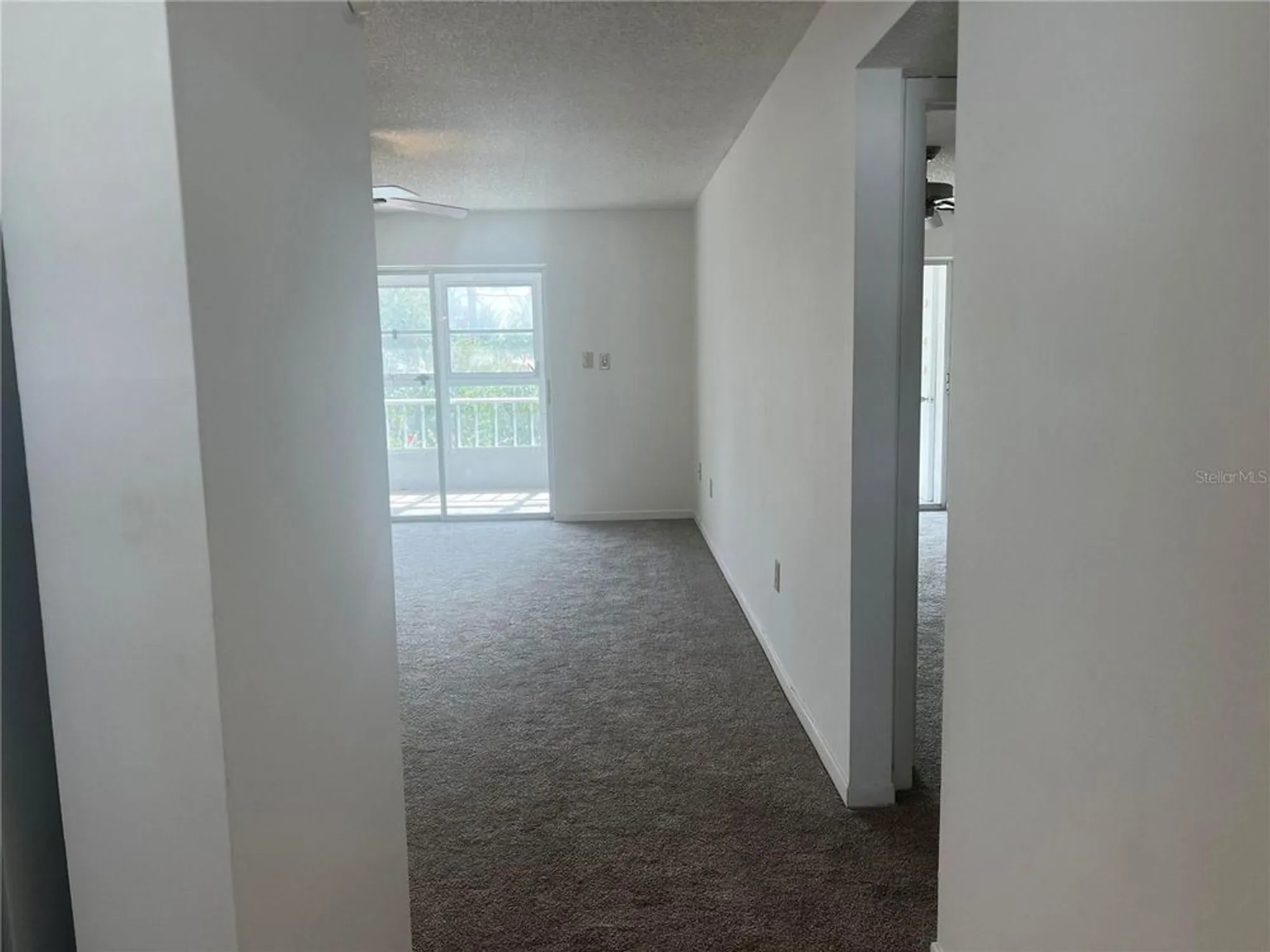 Property Slideshow image 2 of 22 | 202 47th avenue dr 333, Bradenton, FL, 34207