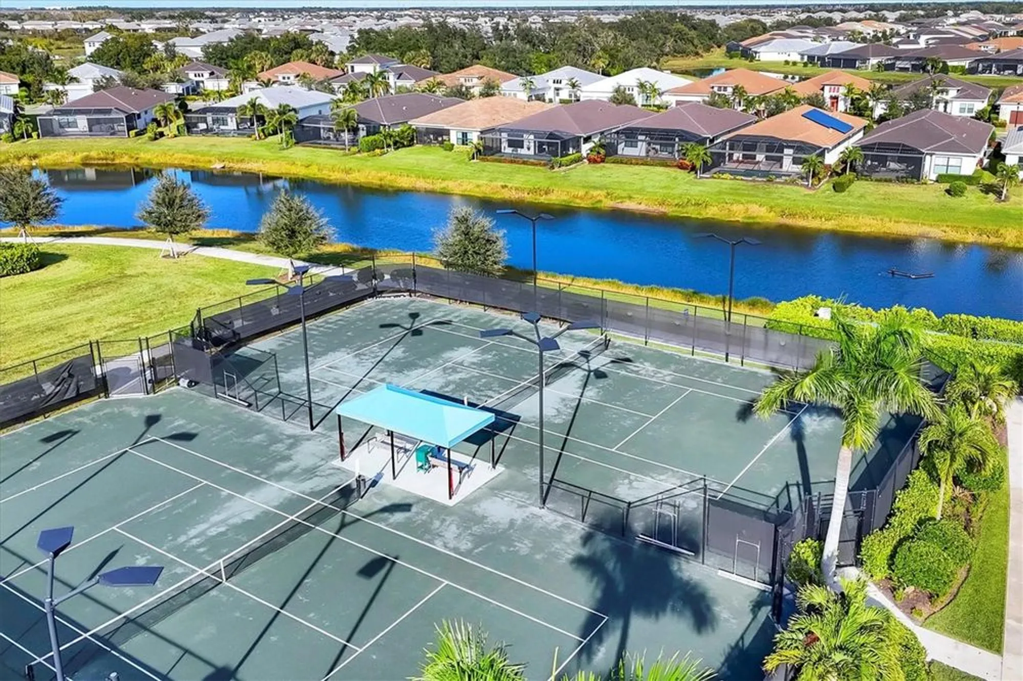 Property Slideshow image 56 of 60 | 4947 surfside cir, Bradenton, FL, 34211