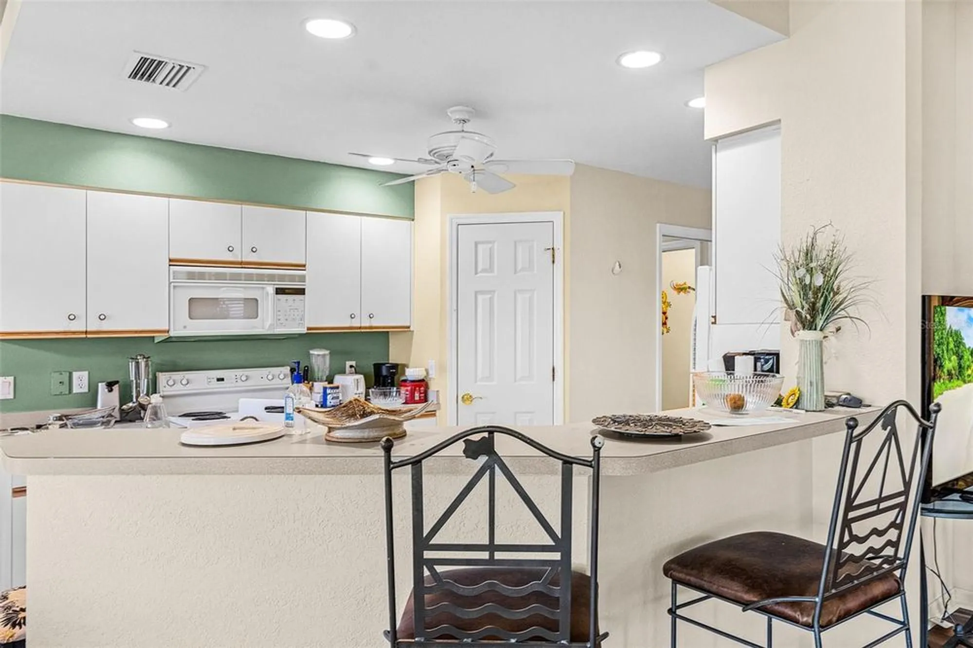 Property Slideshow image 15 of 26 | 14008 willow glen ct 210, Port Charlotte, FL, 33953