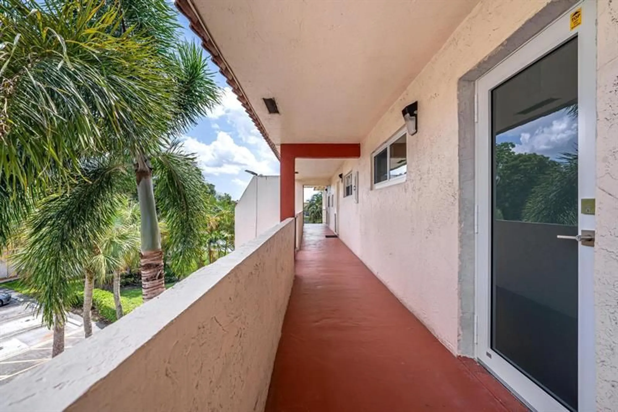 Property Slideshow image 24 of 61 | 9811 n hollybrook lake dr 308, Pembroke Pines, FL, 33025