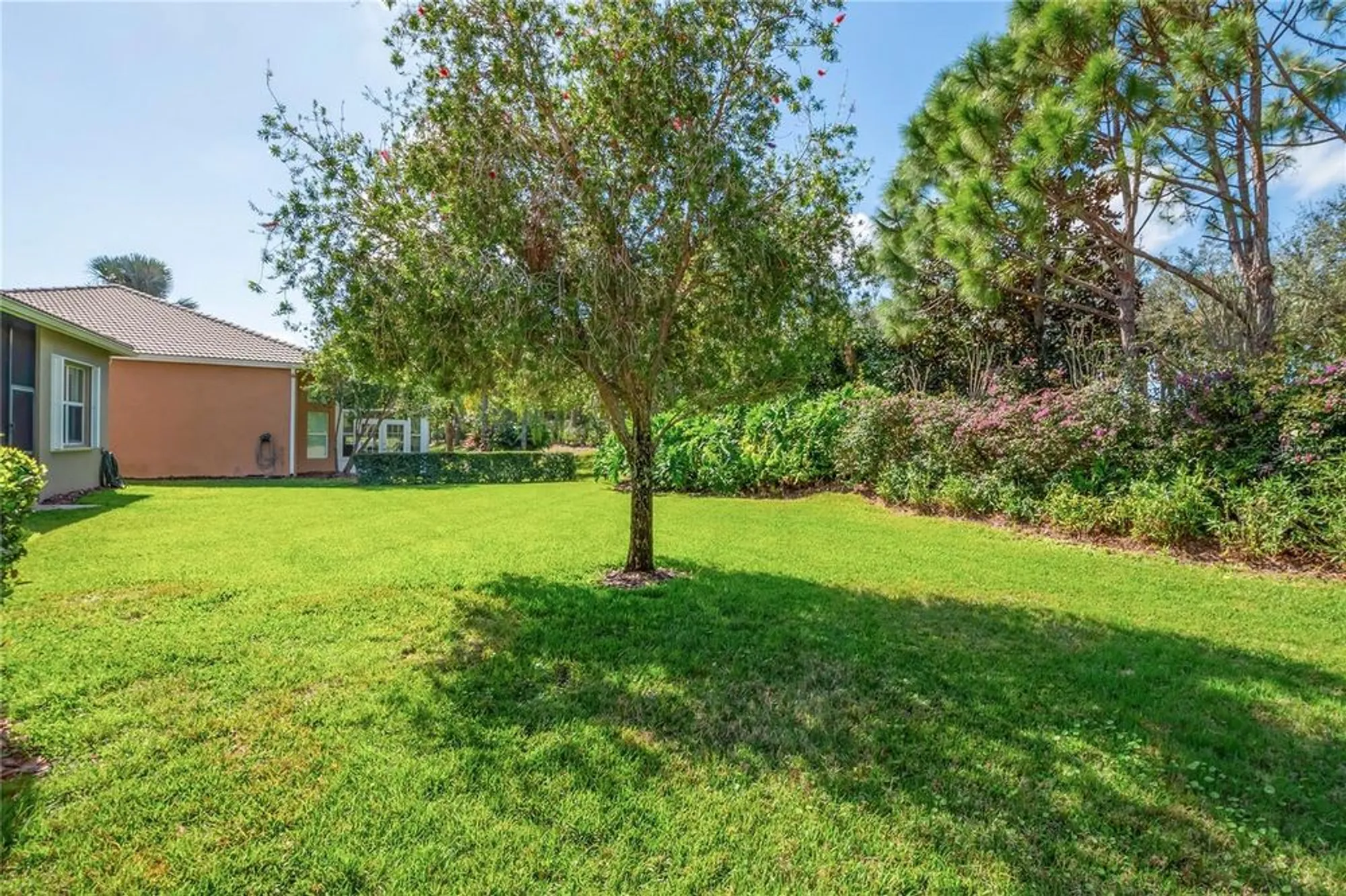 Property Slideshow image 32 of 48 | 4946 sapphire sound dr, Wimauma, FL, 33598