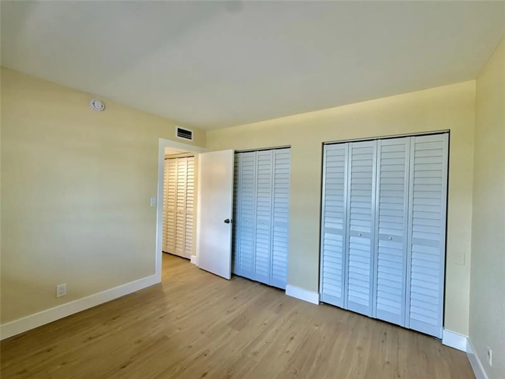 Property Slideshow image 18 of 19 | 7887 golf circle dr 211, Margate, FL, 33063