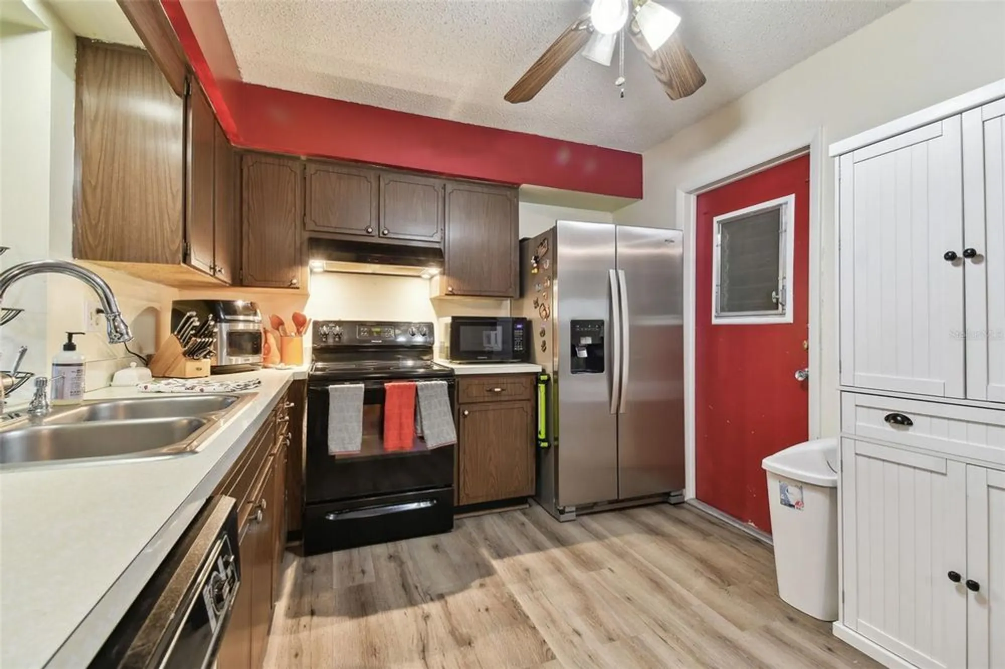 Property Slideshow image 20 of 82 | 918 windward way, Palm Harbor, FL, 34685