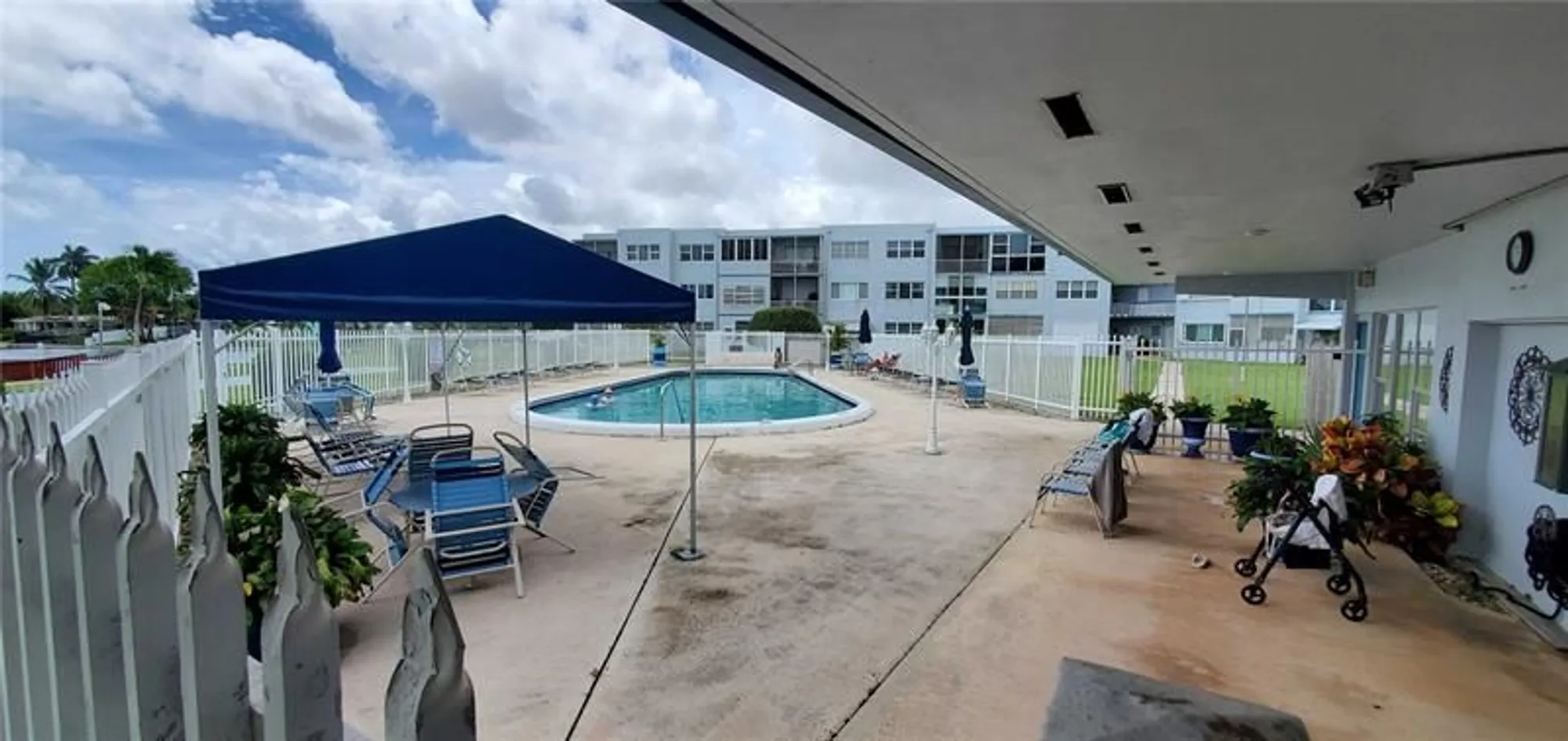 Property Slideshow image 19 of 49 | 2300 park ln 311, Hollywood, FL, 33021