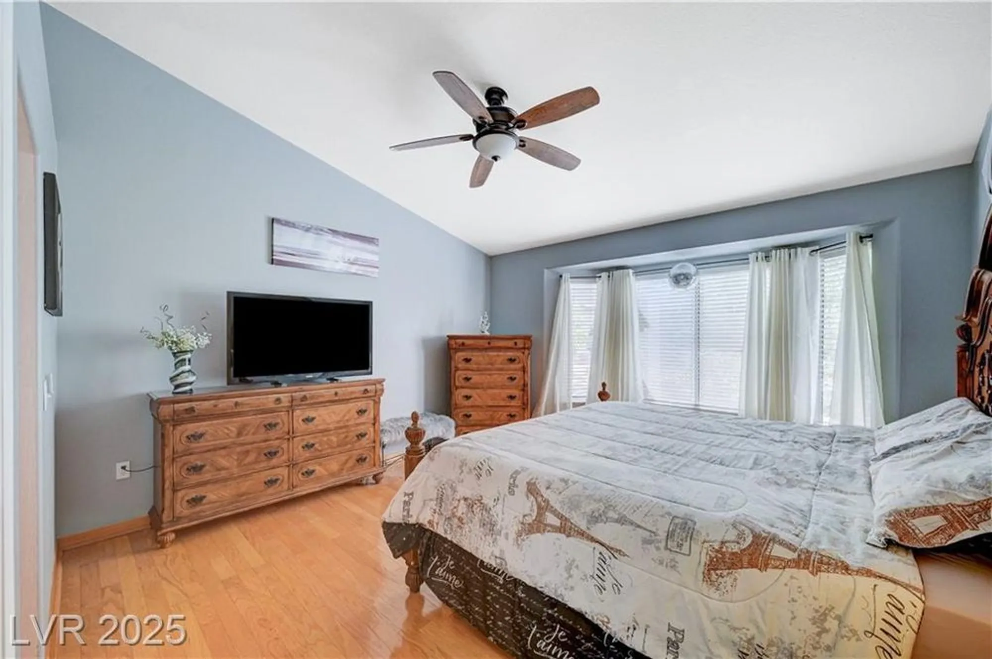 Property Slideshow image 38 of 69 | 3033 merimar dr, Las Vegas, NV, 89134