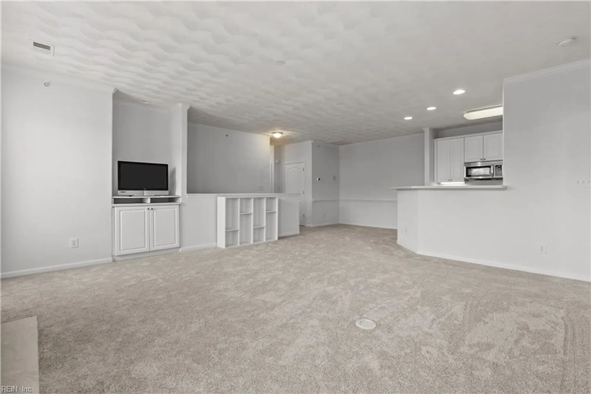 Property Slideshow image 13 of 41 | 3532 winding trail cir, Virginia Beach, VA, 23456