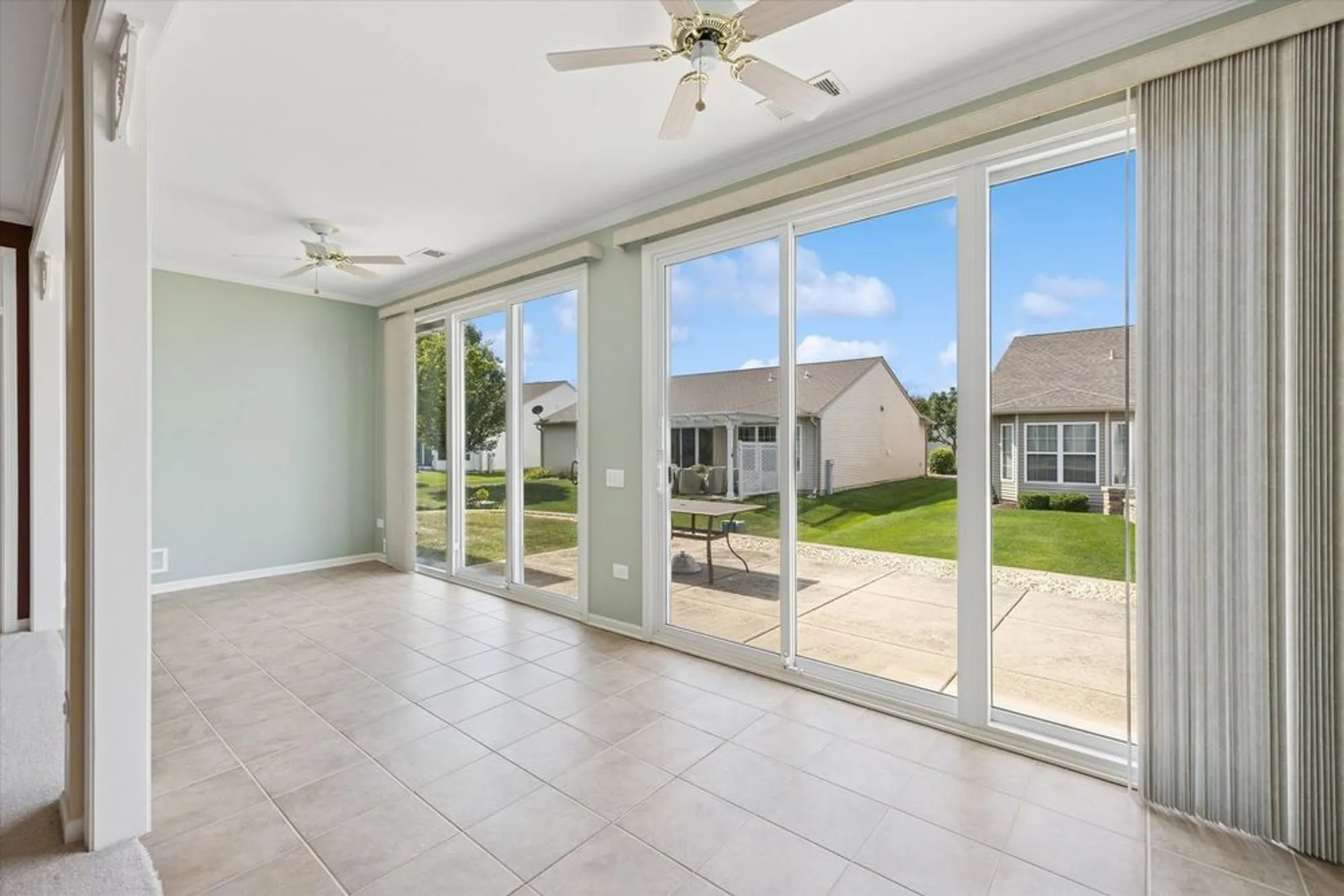 Property Slideshow image 5 of 16 | 14061 lavender st, Huntley, IL, 60142