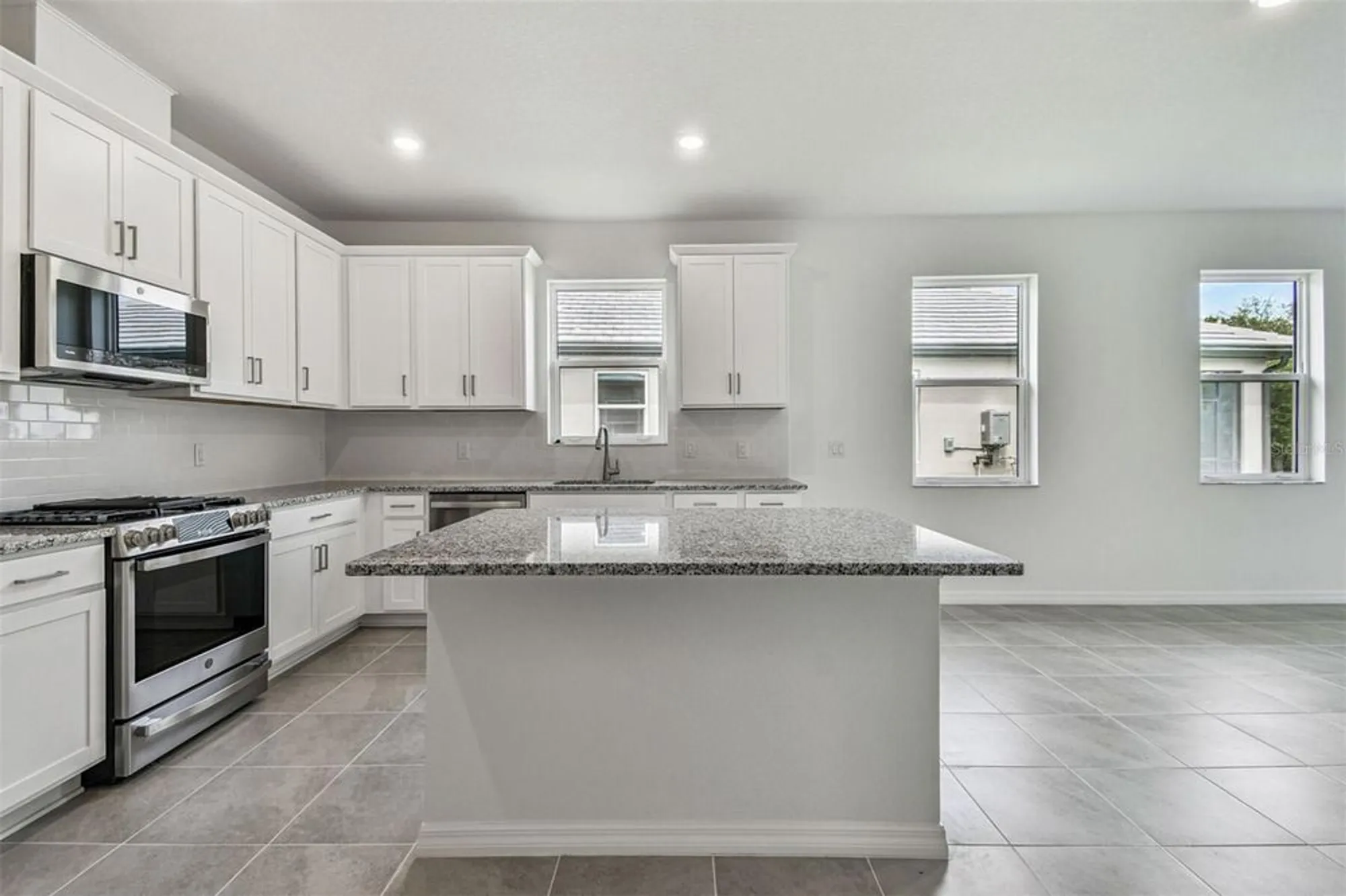 Property Slideshow image 10 of 38 | 18076 cherished loop, Lakewood Ranch, FL, 34211