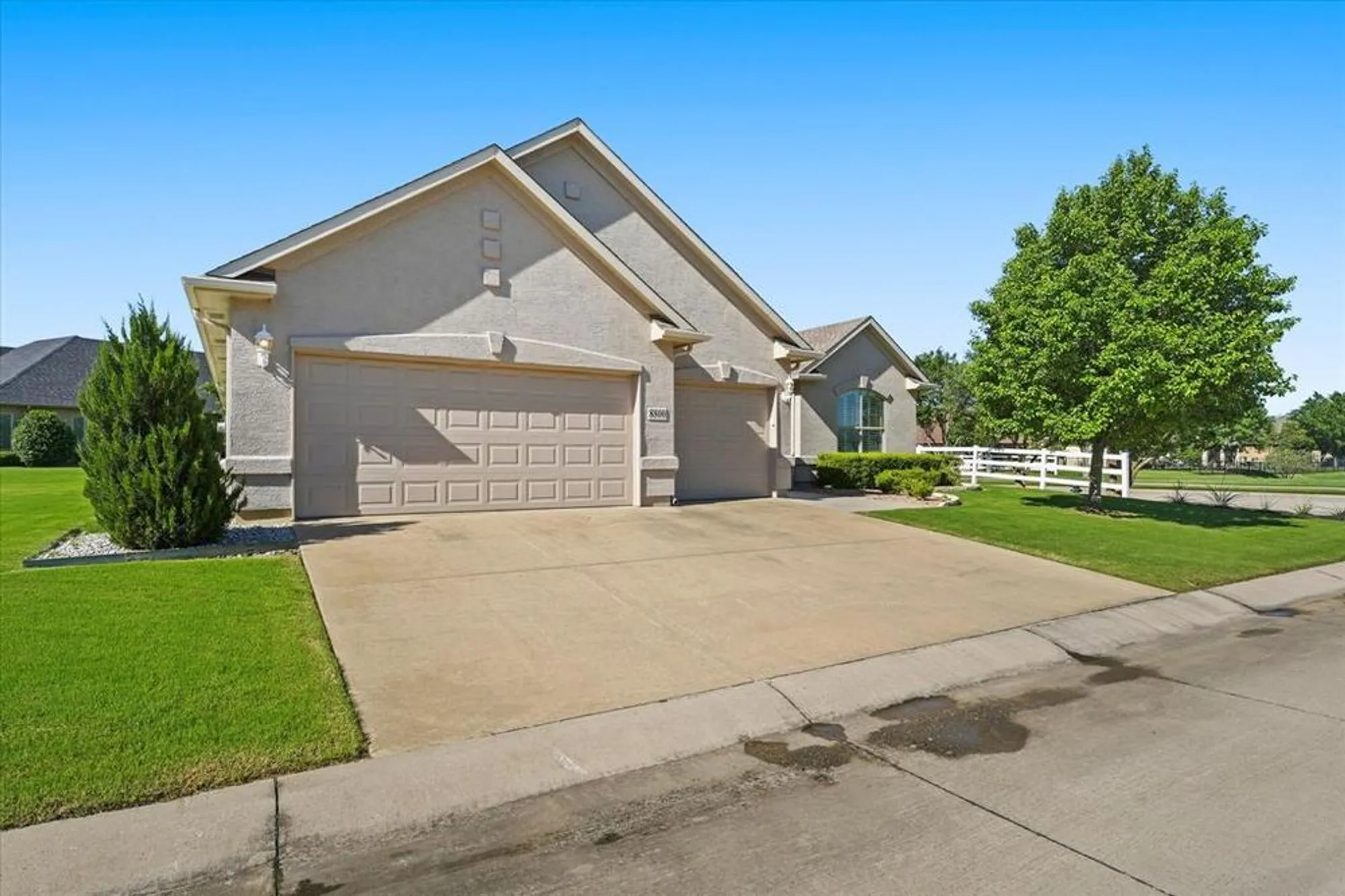 Property Slideshow image 2 of 40 | 8800 freeport dr, Denton, TX, 76207