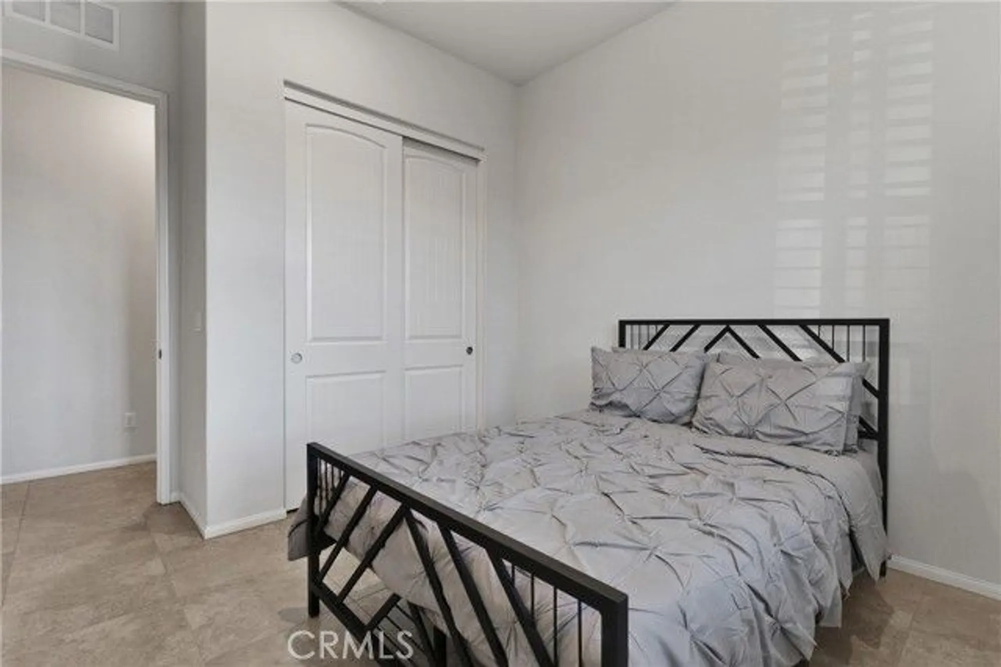 Property Slideshow image 22 of 49 | 19255 castana st, Apple Valley, CA, 92308