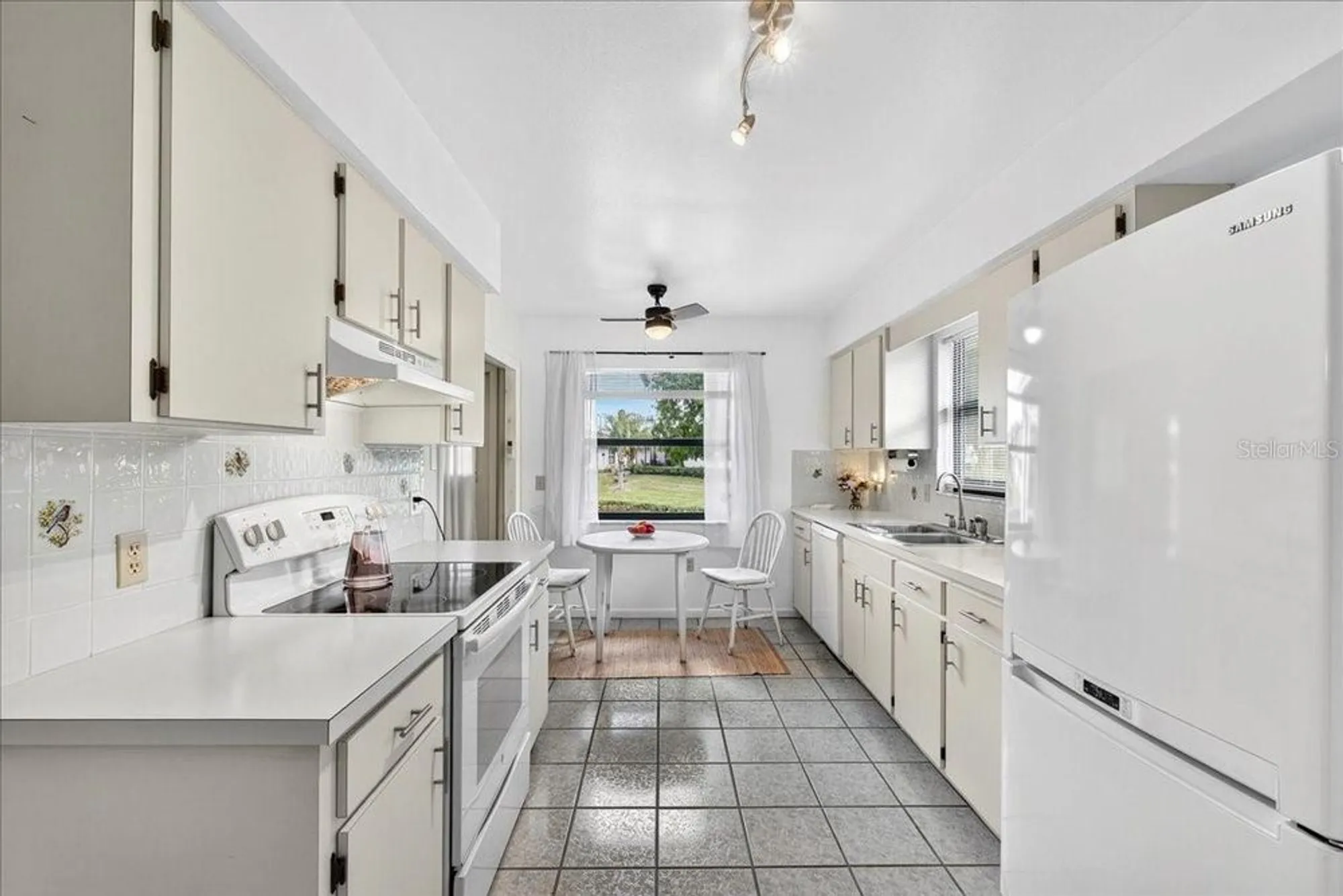 Property Slideshow image 18 of 44 | 4908 dawnview ln, Lakeland, FL, 33811