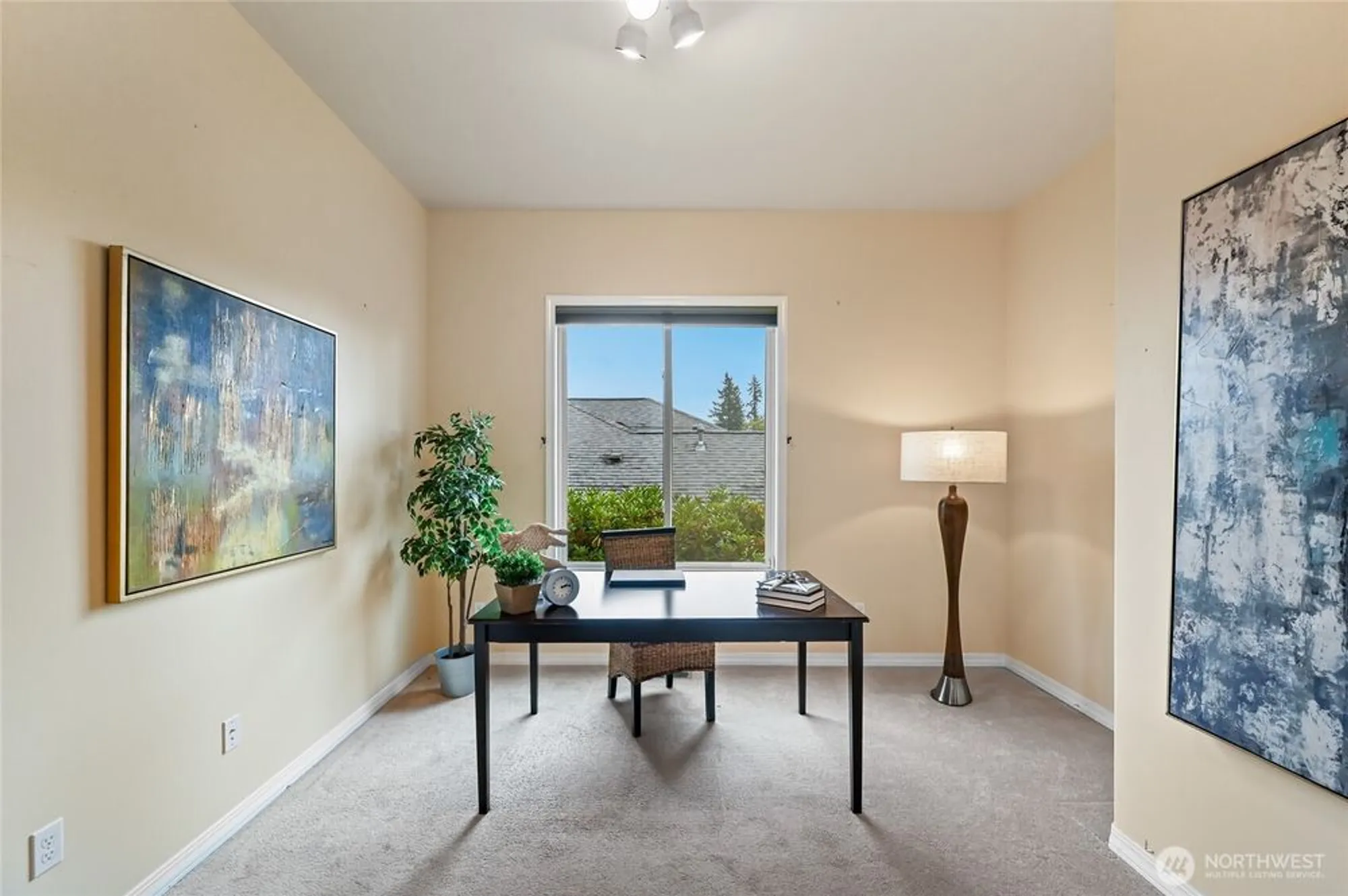 Property Slideshow image 15 of 36 | 12441 adair creek way, Redmond, WA, 98053