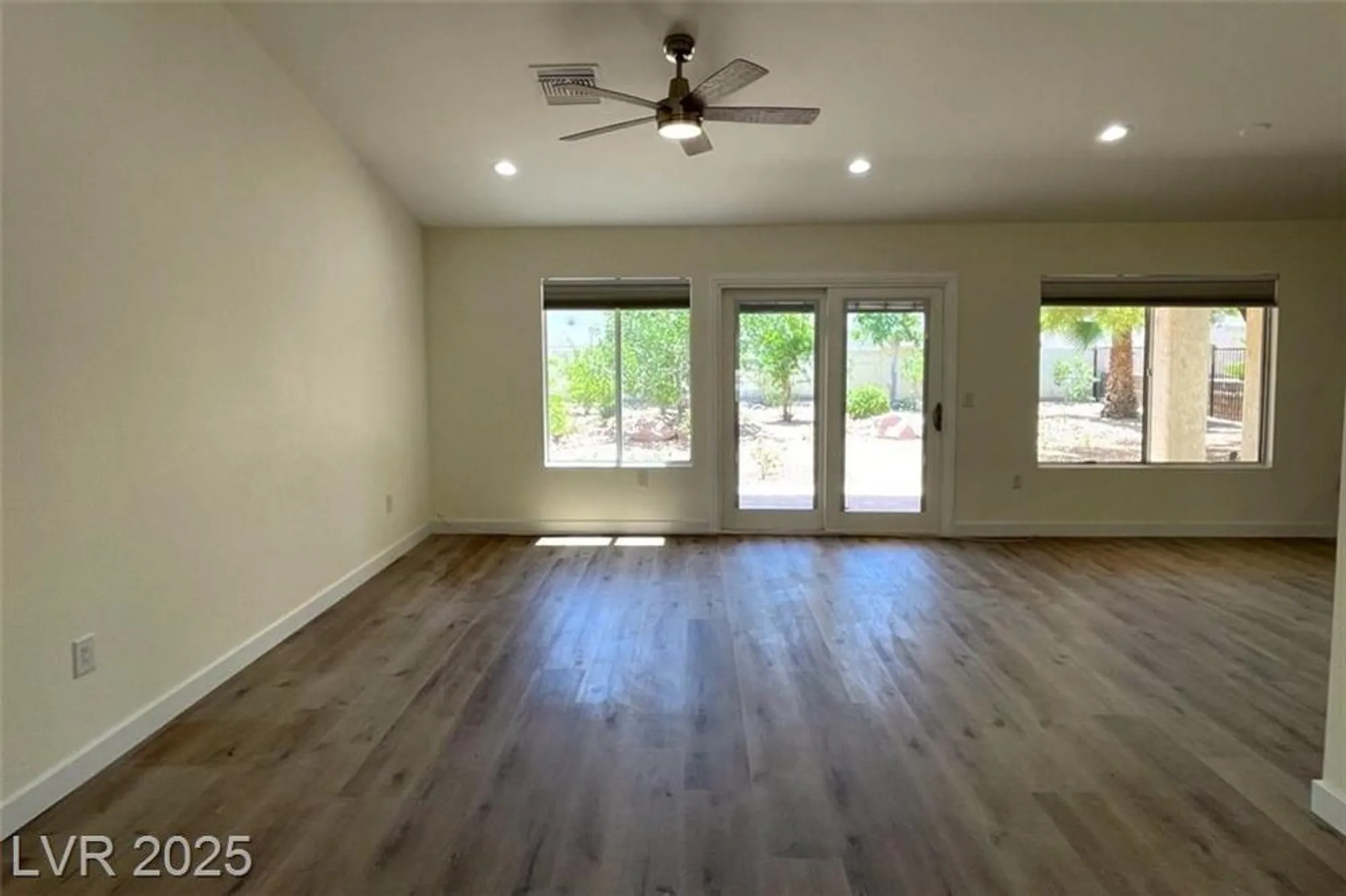 Property Slideshow image 28 of 39 | 9509 sundial dr, Las Vegas, NV, 89134