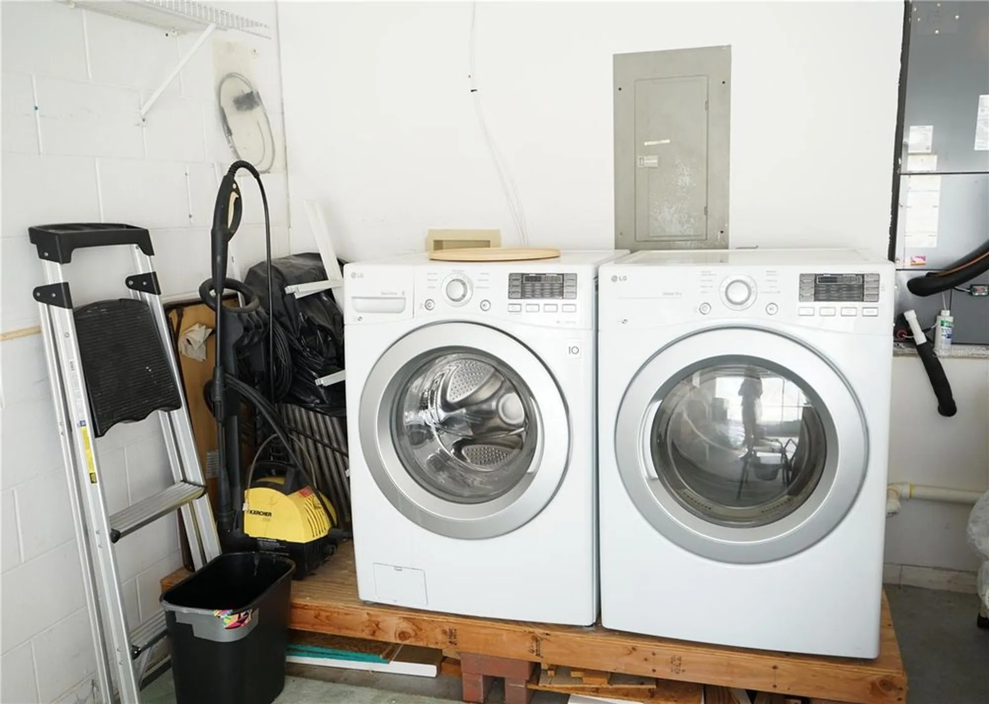 Property Slideshow image 39 of 74 | 653 mcdaniel st # 178, Sun City Center, FL, 33573