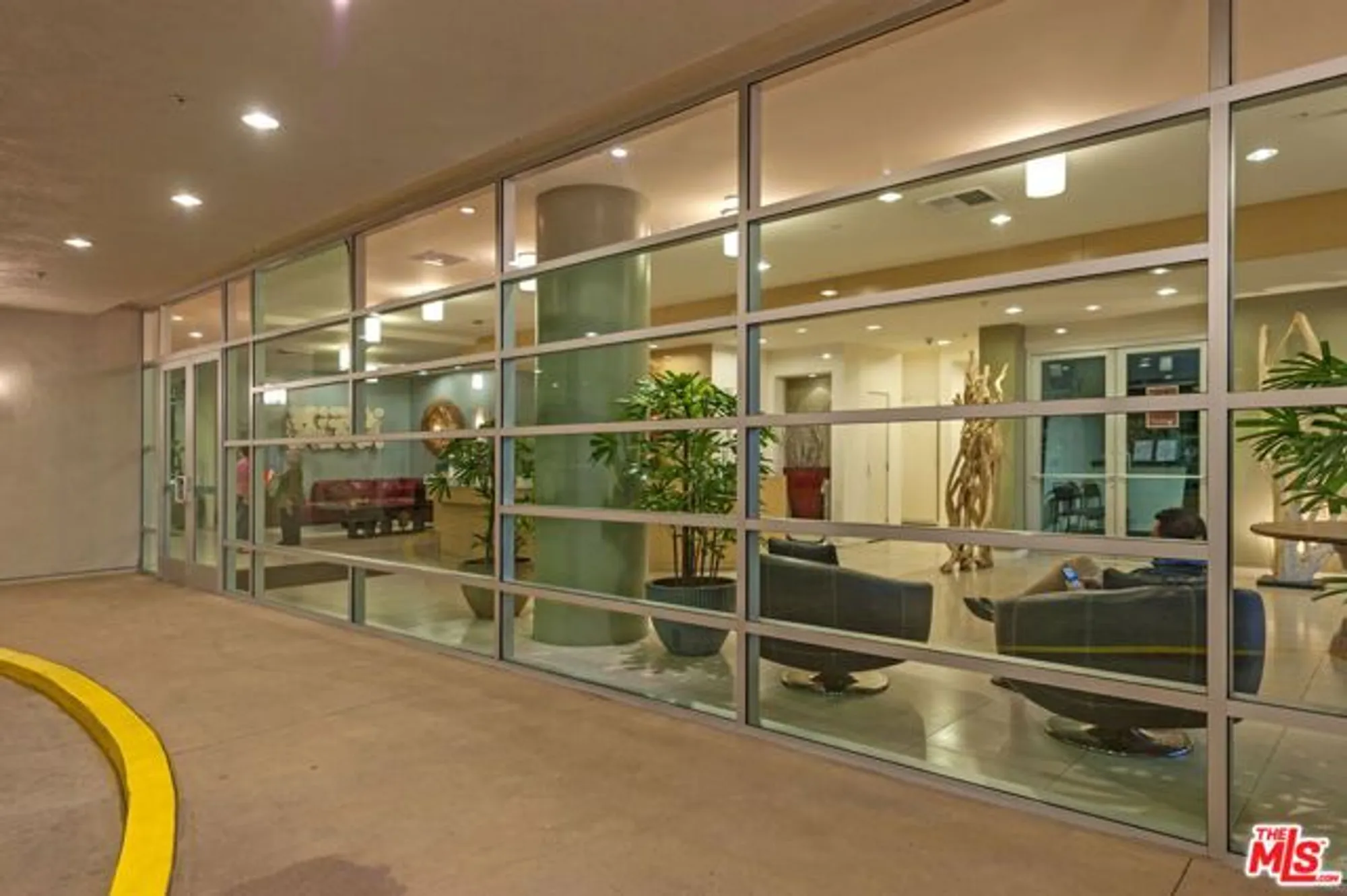 Property Slideshow image 7 of 41 | 267 s san pedro st unit 211, Los Angeles, CA, 90012