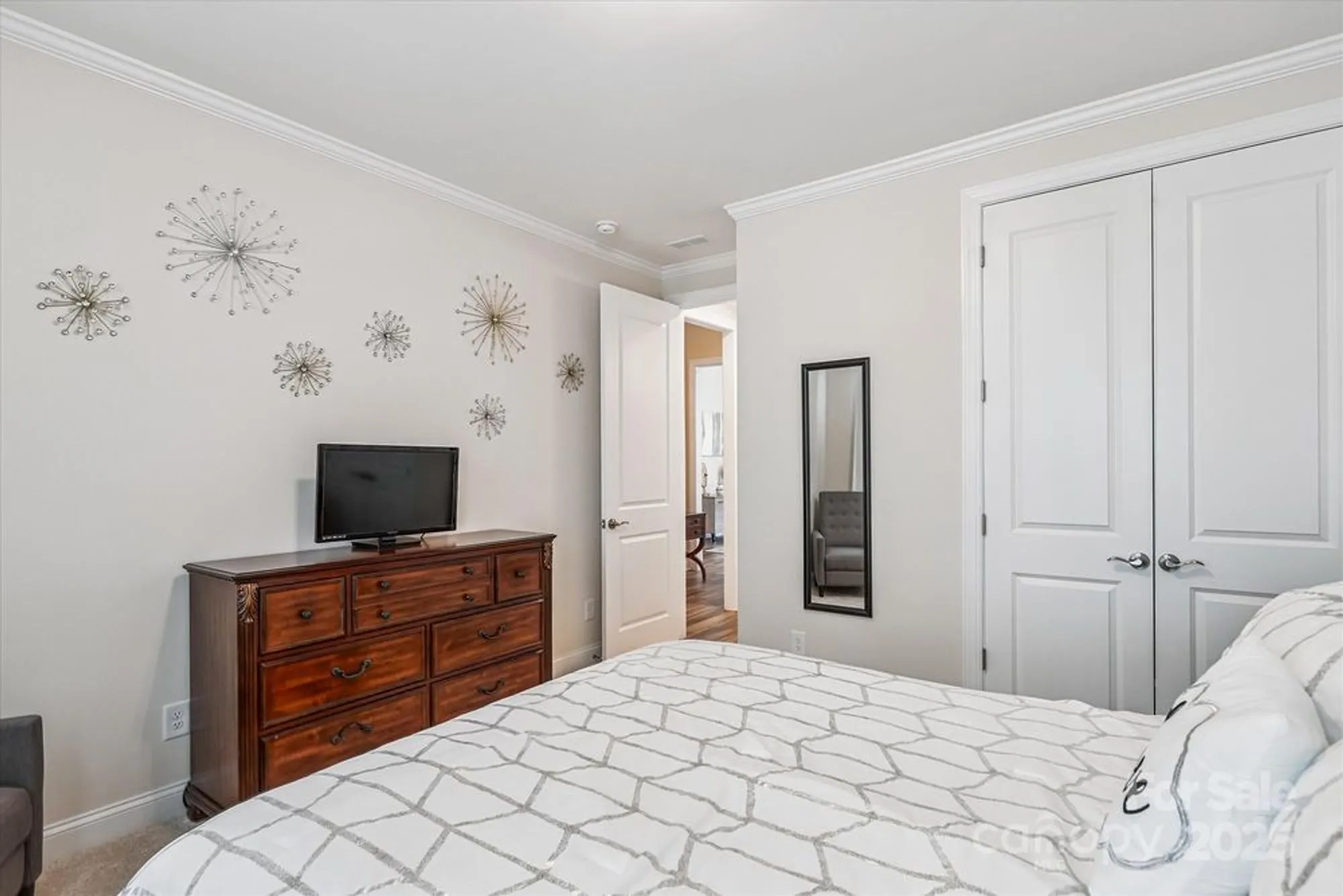 Property Slideshow image 10 of 36 | 10400 superb ln, Charlotte, NC, 28215