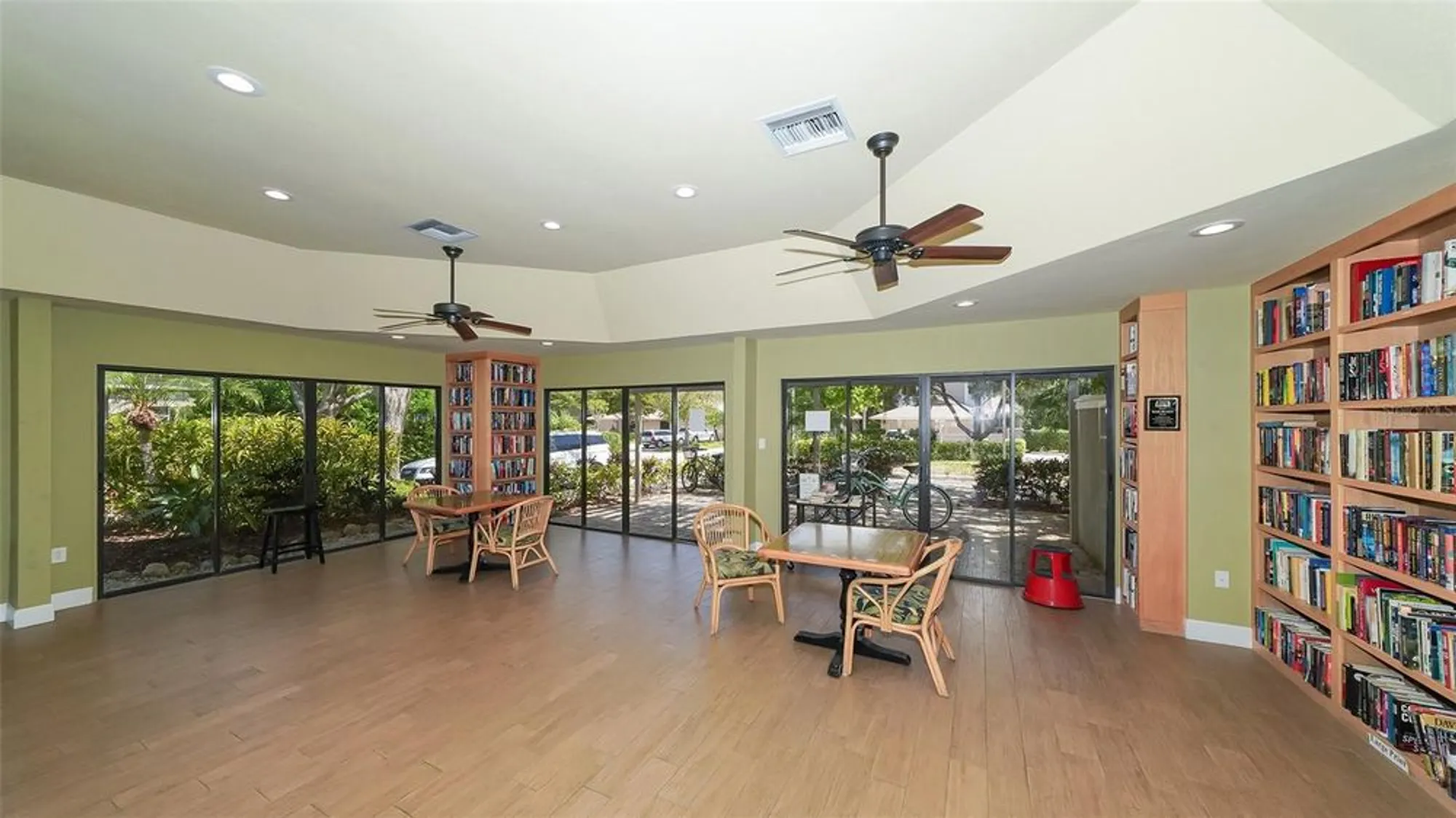 Property Slideshow image 46 of 72 | 1603 starling dr # 101, Sarasota, FL, 34231