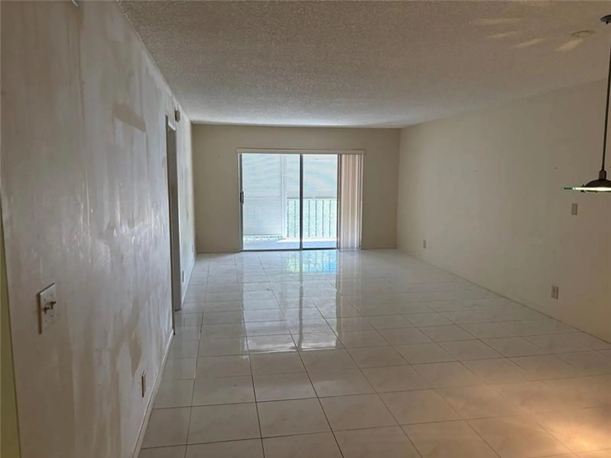 Property Slideshow image 5 of 17 | 5900 nw 44th st 607, Lauderhill, FL, 33319