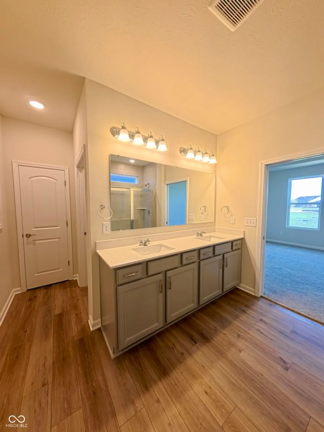 Property Slideshow image 39 of 61 | 811 daisy st, Greenwood, IN, 46143