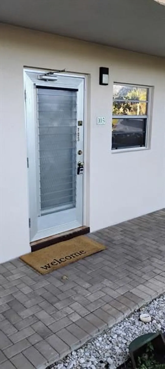 Property Slideshow image 10 of 10 | 230 ne 26th ave apt 103, Boynton Beach, FL, 33435