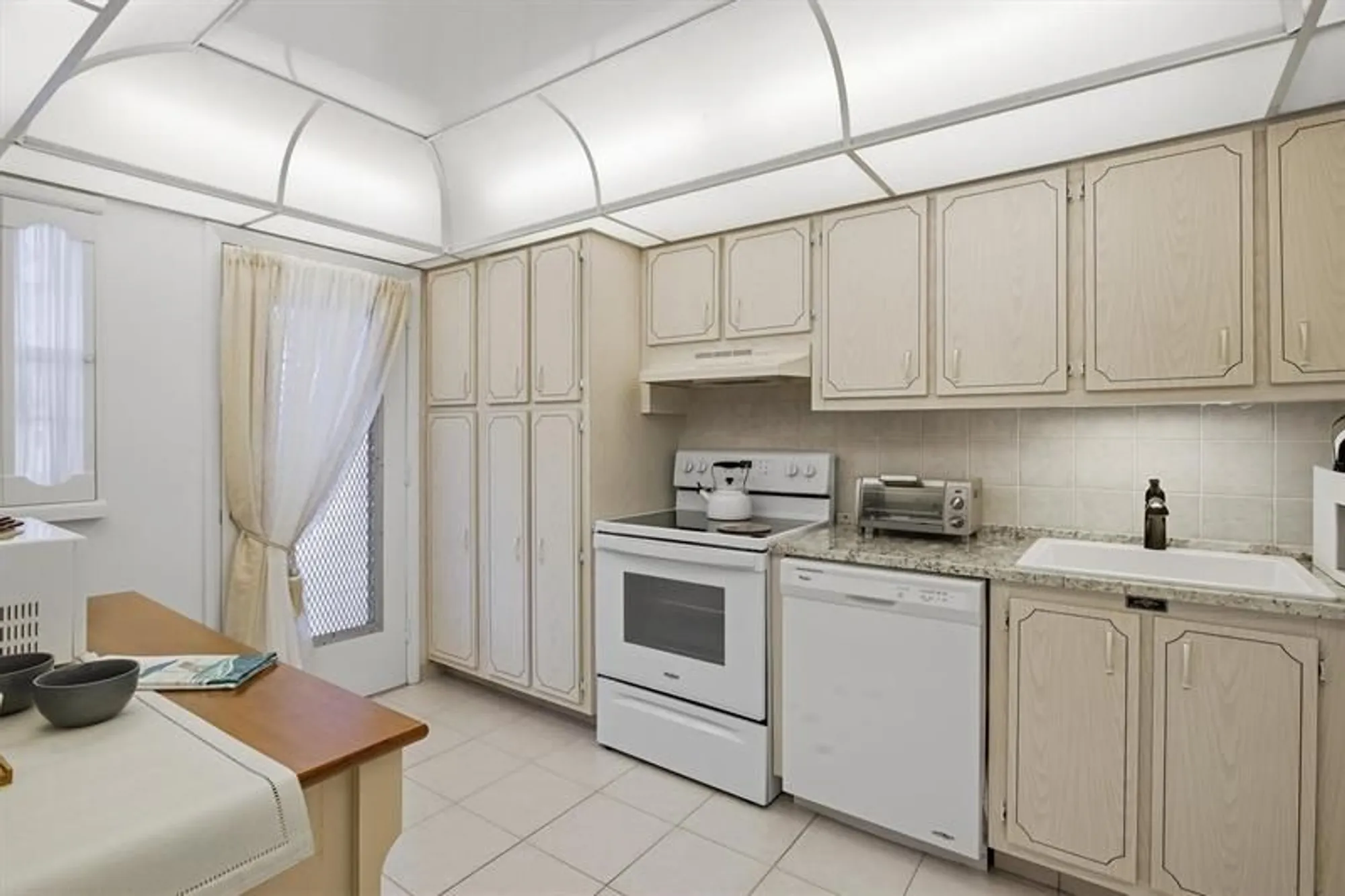Property Slideshow image 13 of 44 | 2991 nw 46th ave 410, Lauderdale Lakes, FL, 33313