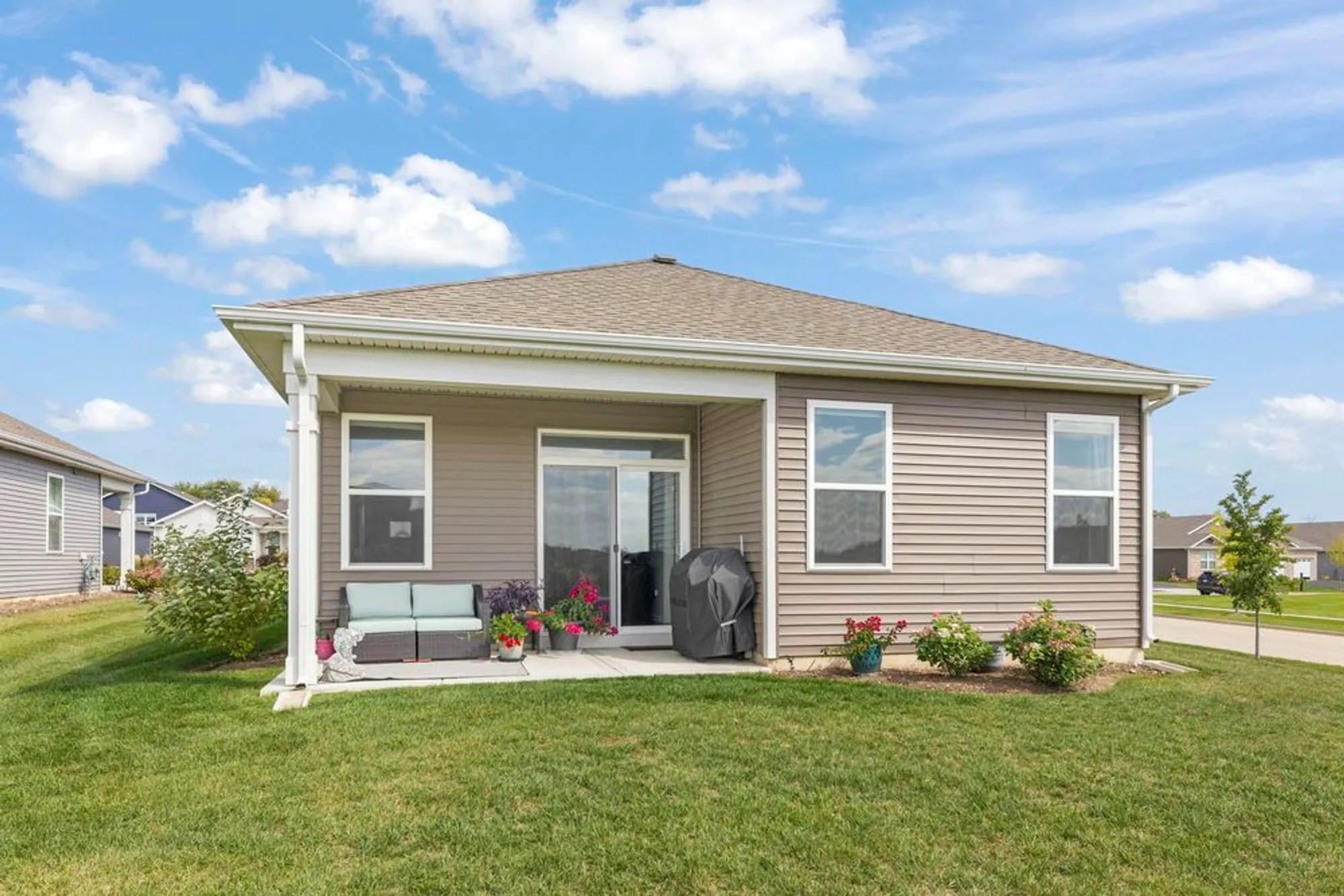 Property Slideshow image 24 of 25 | 1 savannah ct, Algonquin, IL, 60102