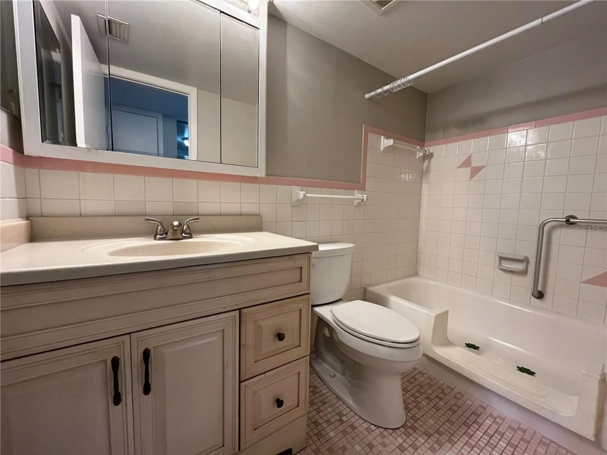 Property Slideshow image 19 of 43 | 2449 columbia dr apt 55, Clearwater, FL, 33763