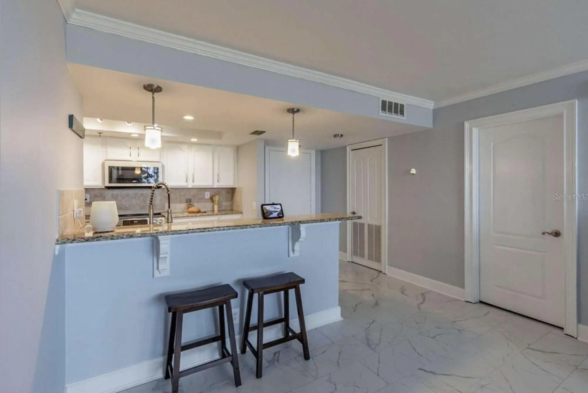 Property Slideshow image 6 of 19 | 6372 palma del mar blvd s apt 705, Saint Petersburg, FL, 33715