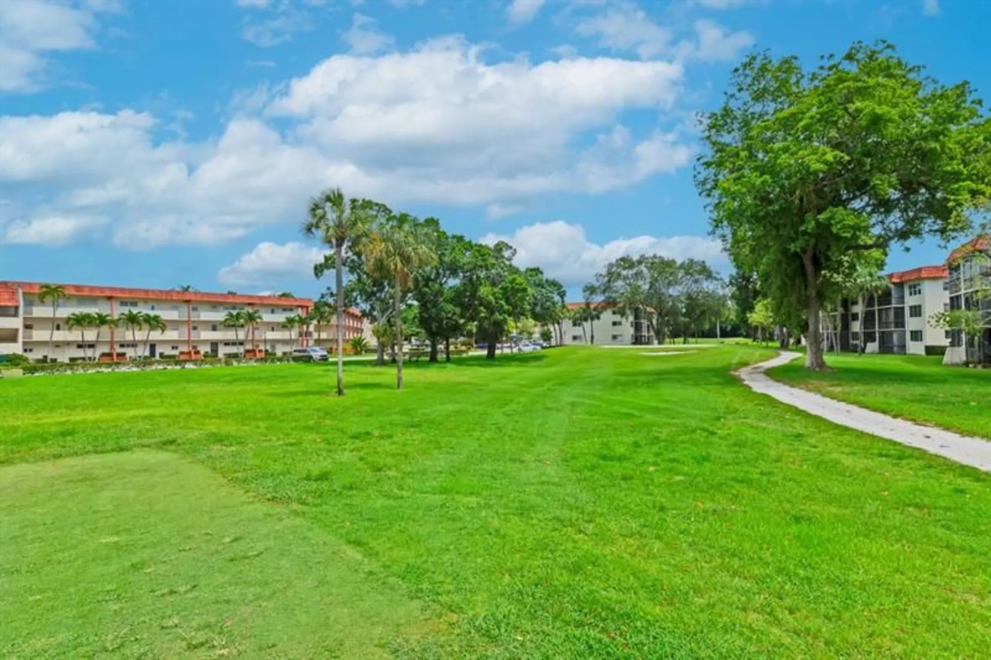Property Slideshow image 42 of 50 | 8941 s hollybrook blvd apt 104, Pembroke Pines, FL, 33025