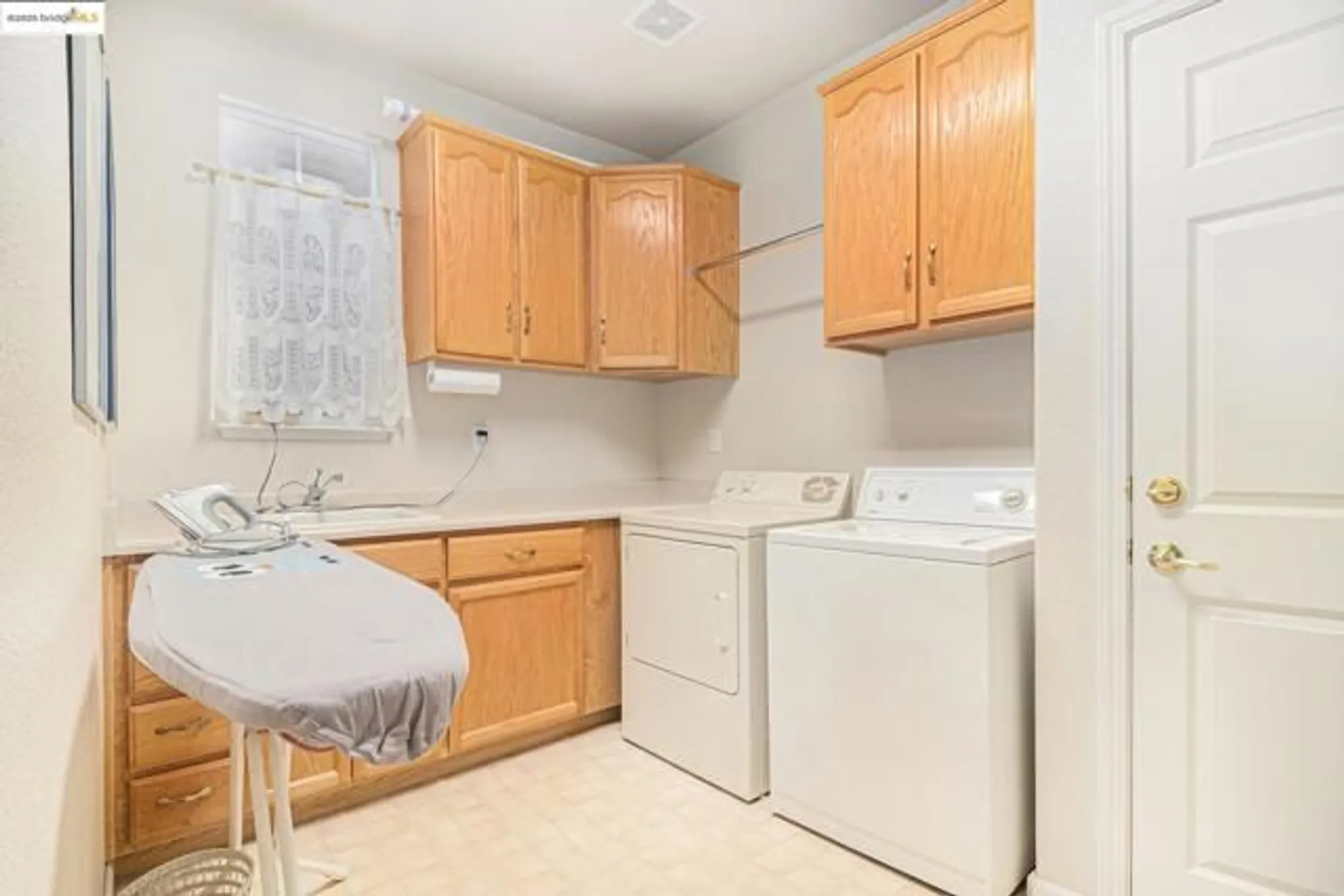 Property Slideshow image 16 of 40 | 1951 desert gold pl, Brentwood, CA, 94513