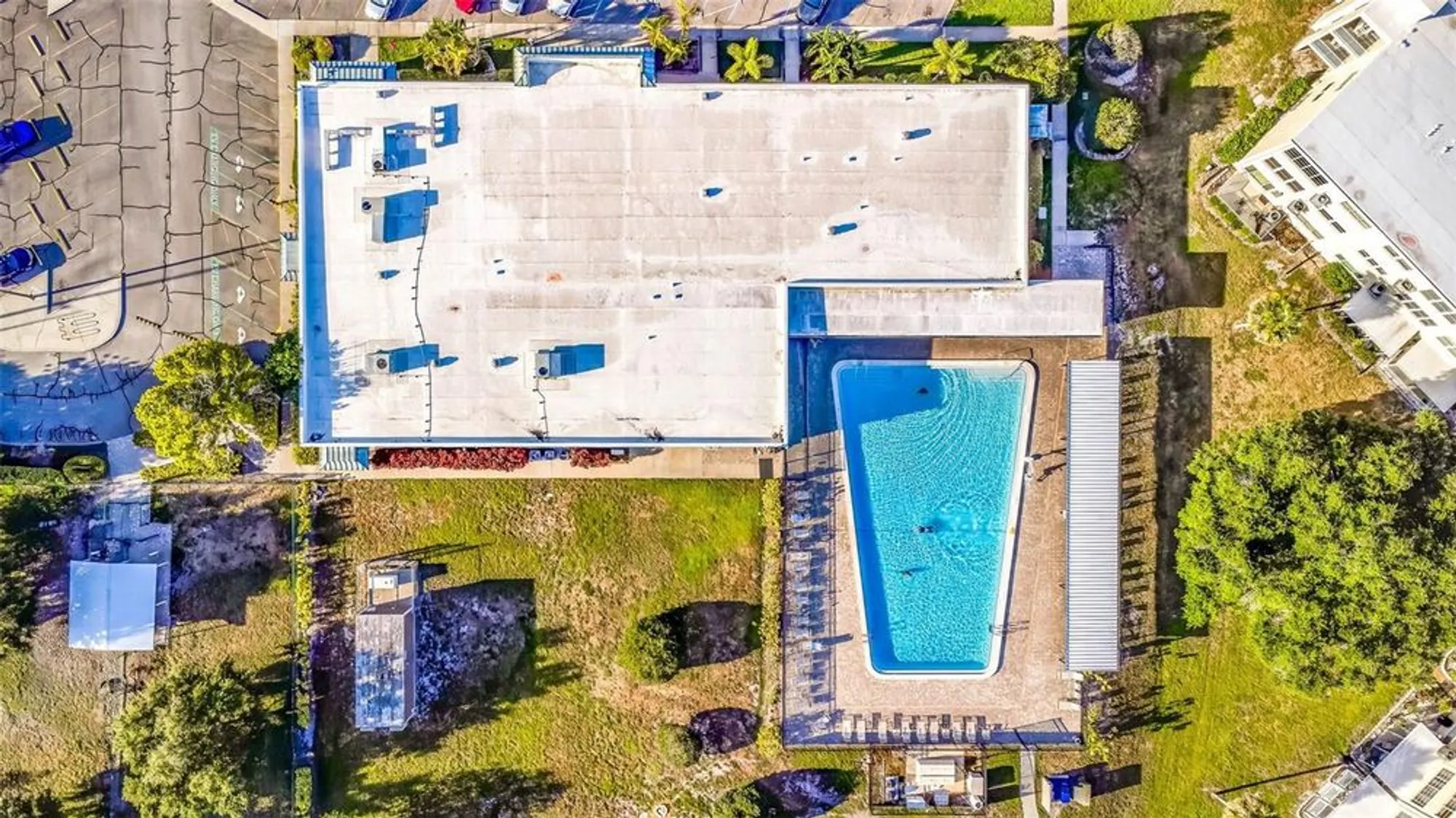 Property Slideshow image 32 of 32 | 2370 jamaican st 84, Clearwater, FL, 33763