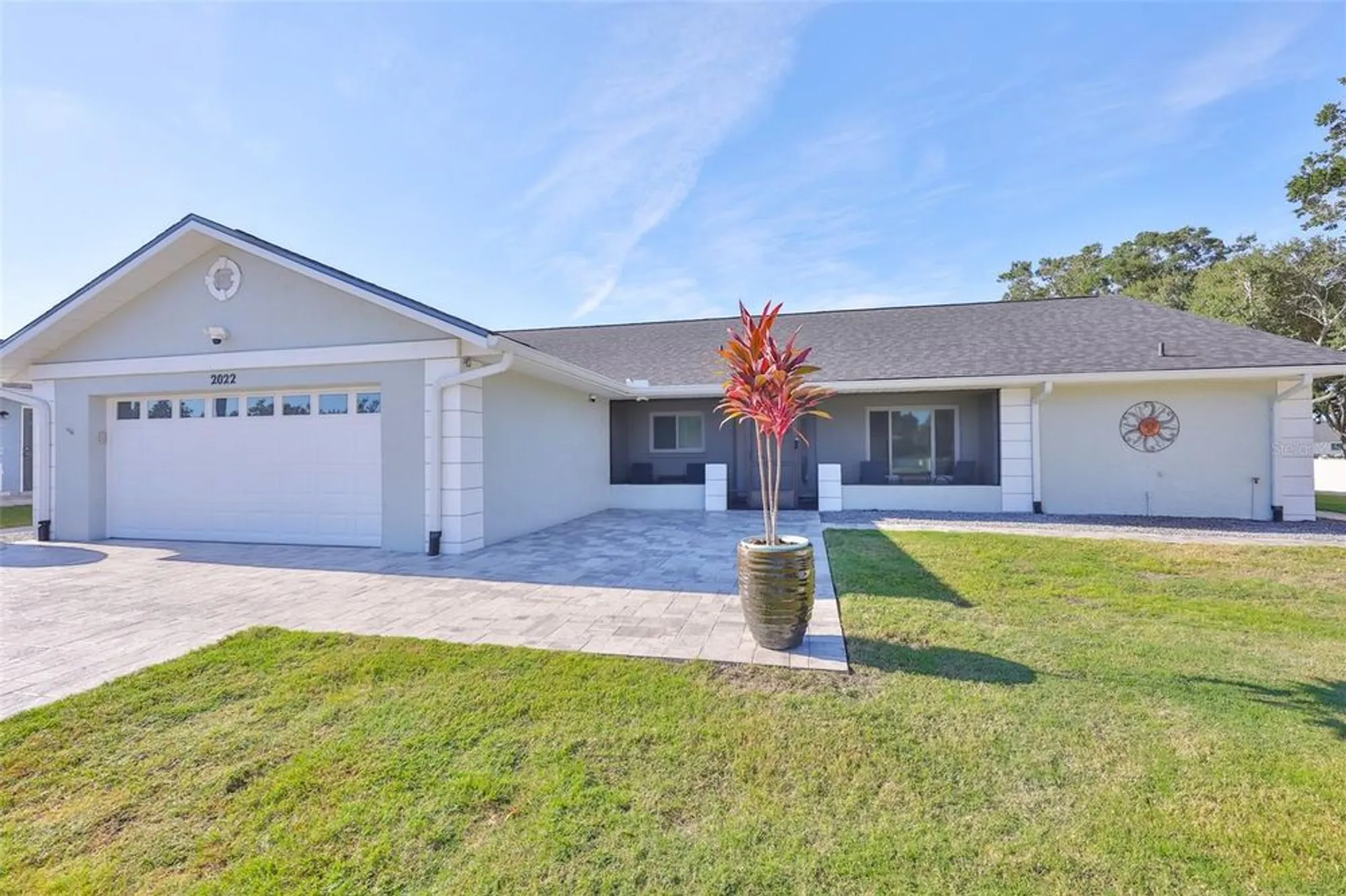 Property Slideshow image 7 of 63 | 2022 east view dr, Sun City Center, FL, 33573