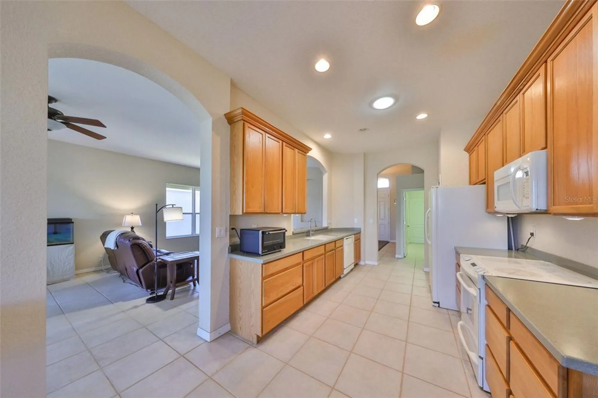 Property Slideshow image 9 of 35 | 1031 emerald dunes dr, Sun City Center, FL, 33573
