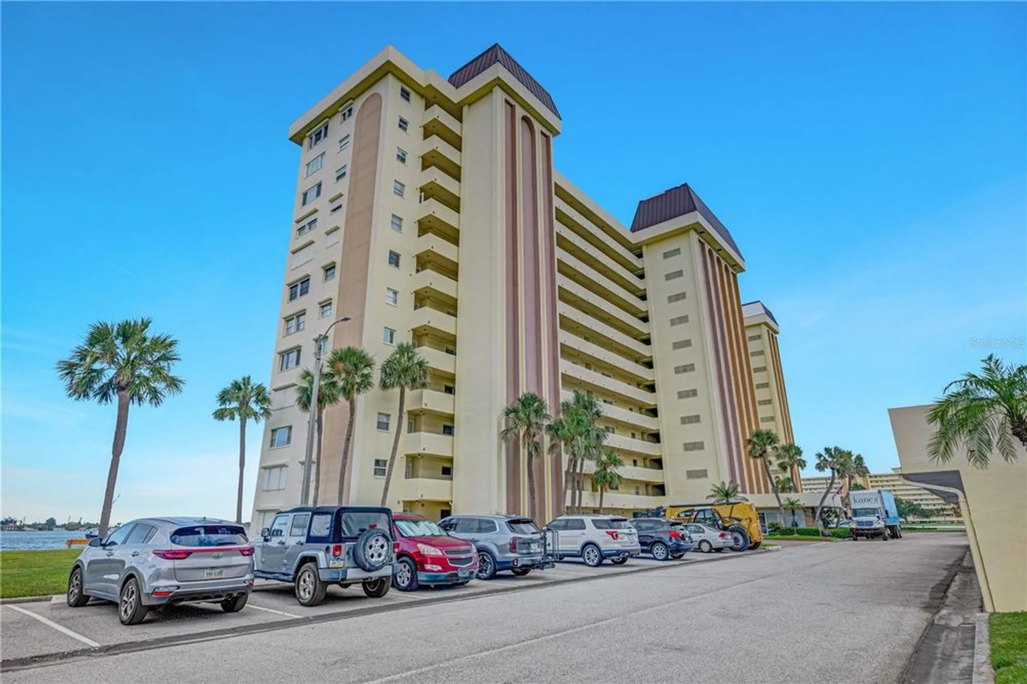 Property Slideshow image 4 of 47 | 4525 cove cir apt 1002, St Petersburg, FL, 33708