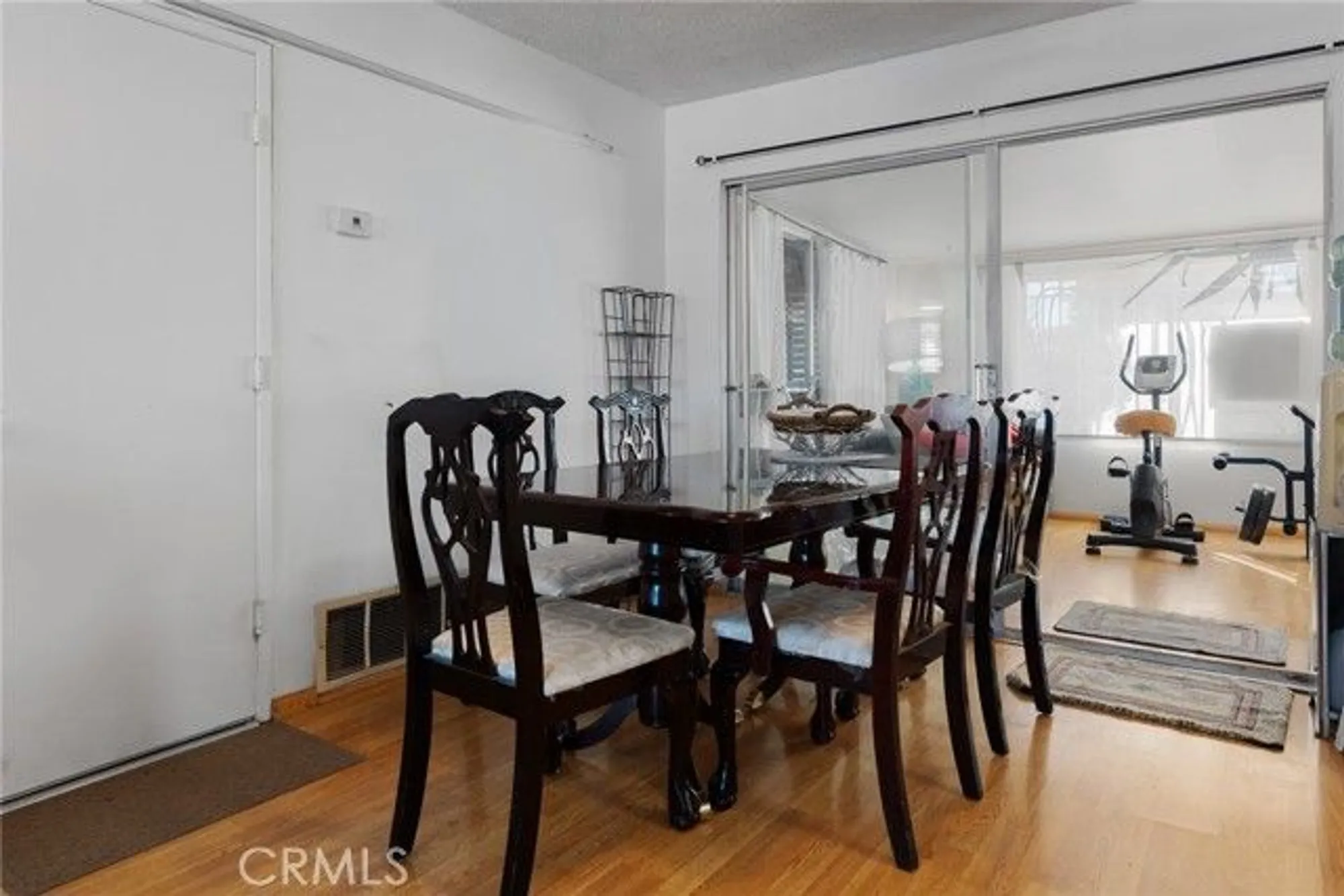 Property Slideshow image 8 of 25 | 1461 w mayberry ave, Hemet, CA, 92543