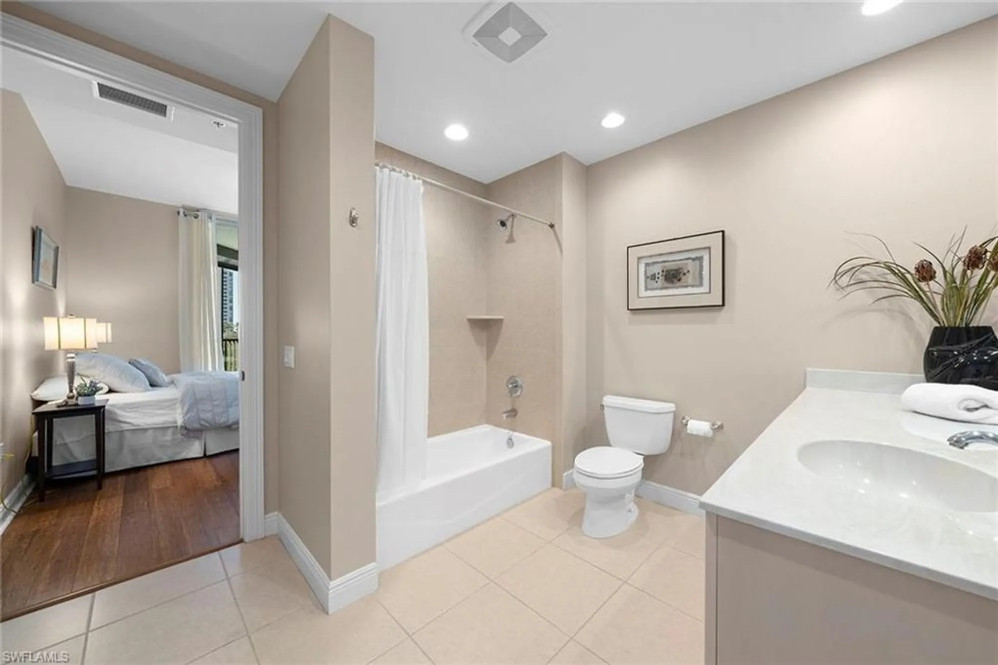 Property Slideshow image 23 of 50 | 24031 via castella dr 1302, Bonita Springs, FL, 34134