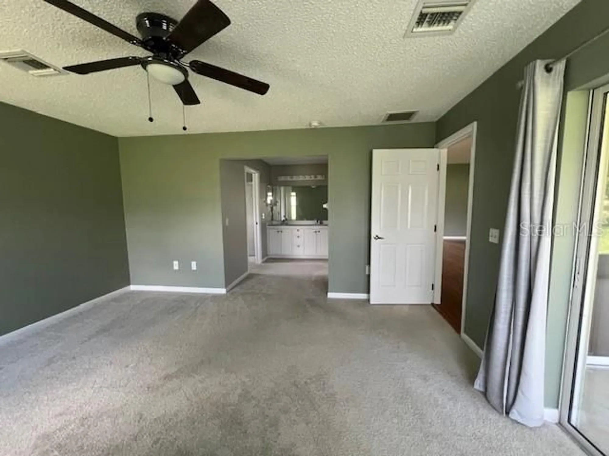 Property Slideshow image 6 of 17 | 15300 sw 14th avenue rd, Ocala, FL, 34473