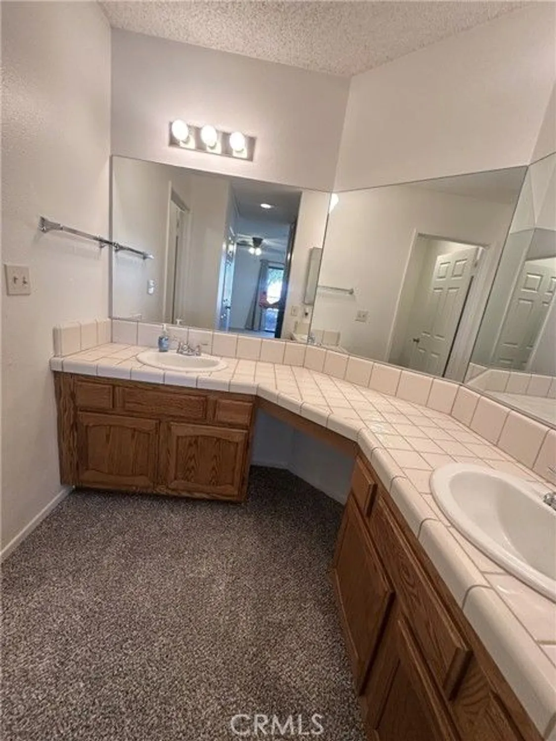 Property Slideshow image 18 of 26 | 11718 oak st, Apple Valley, CA, 92308